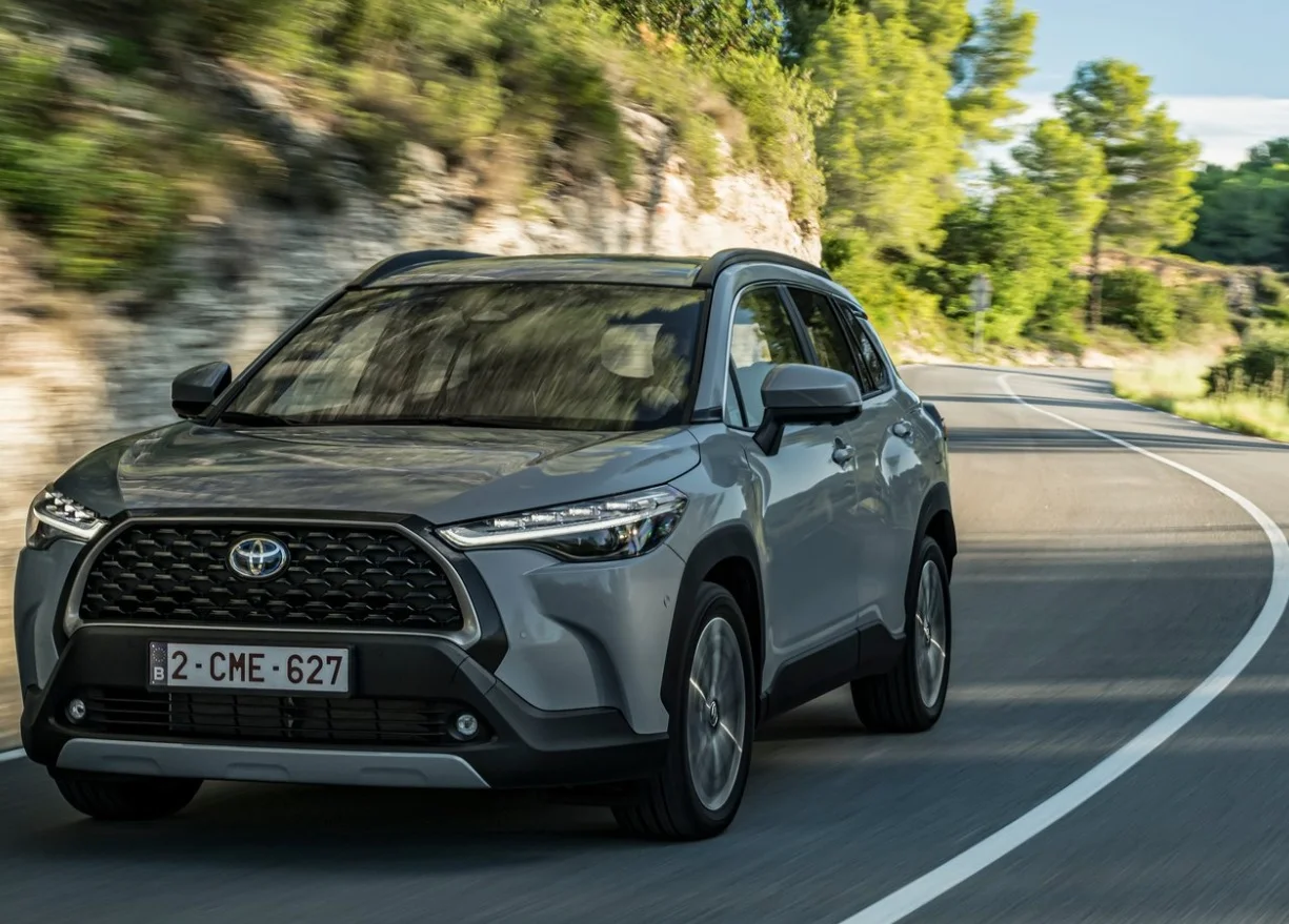 Toyota fiyat listesi yenilendi: Corolla'da 791 Bin TL'lik büyük düşüş!