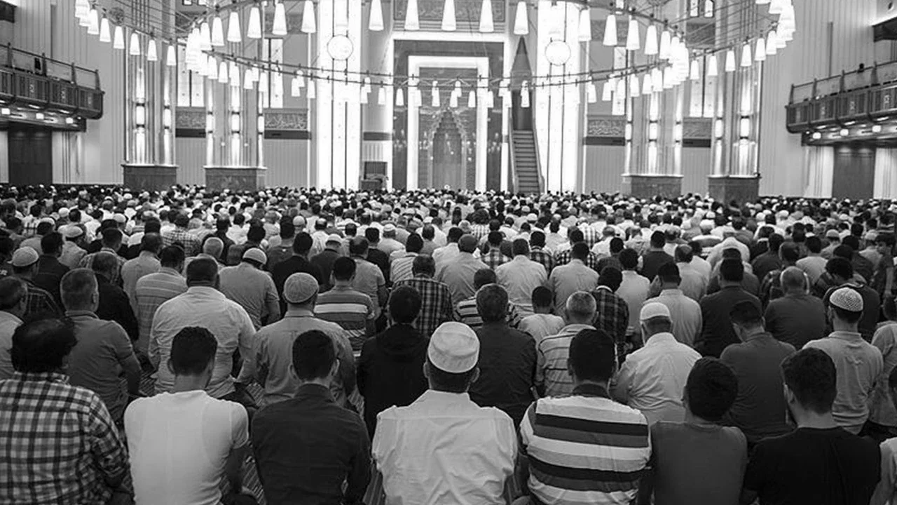 4-eylul-cuma-namazi-vakitleri-istanbul-ankara-izmir-bursa-1.webp