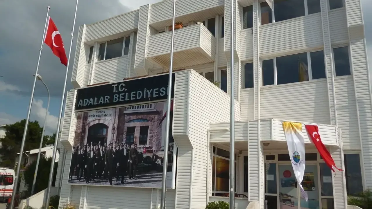 Adalarda seçim günü! Başkan Vekilliği için kritik saat