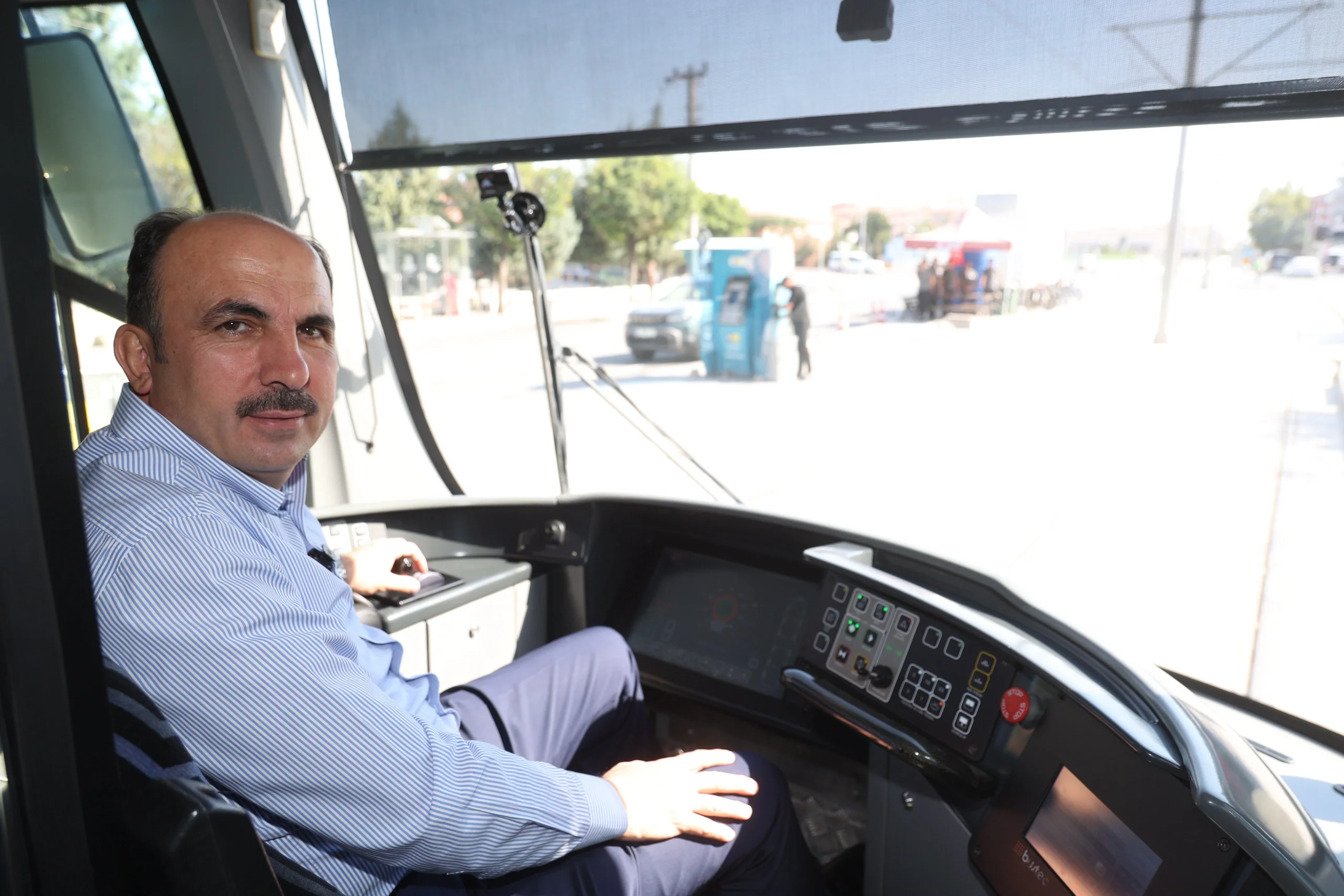 adliye-sehir-hastanesi-tramvay-hatti-nda-ilk-test-surusu-baskan-altay-dan-2.webp