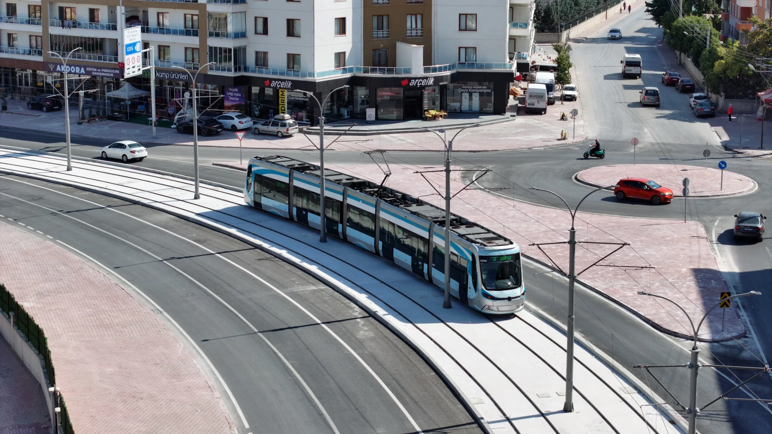 adliye-sehir-hastanesi-tramvay-hatti-nda-ilk-test-surusu-baskan-altay-dan-3.webp