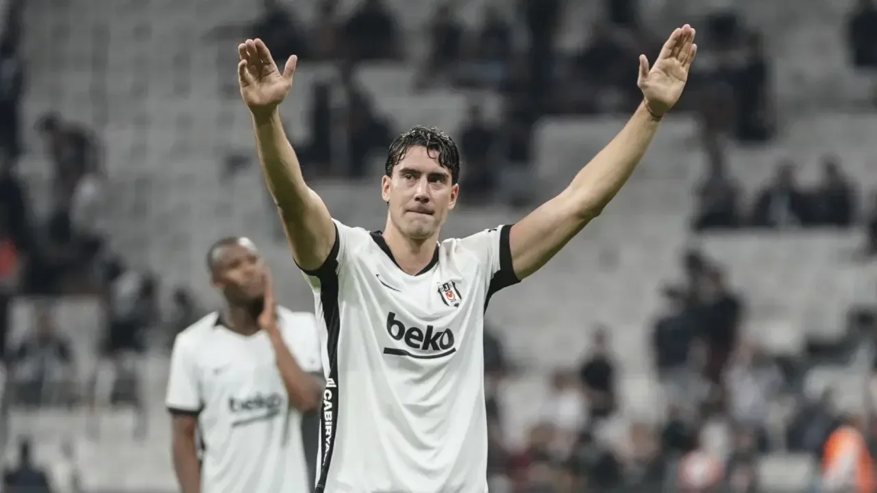 amedspor-besiktas-maci-saat-kacta-liderlik-icin-muhtemel-11-ler.webp