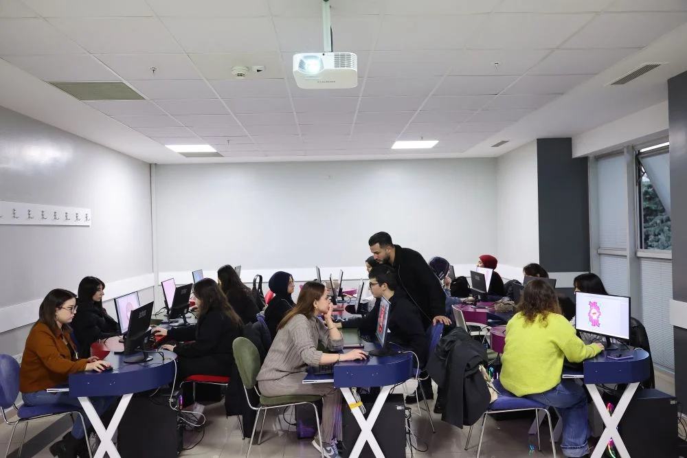 Bağcılar Belediyesi'nden öğrencilere 15 bin TL ödül ve kırtasiye seti