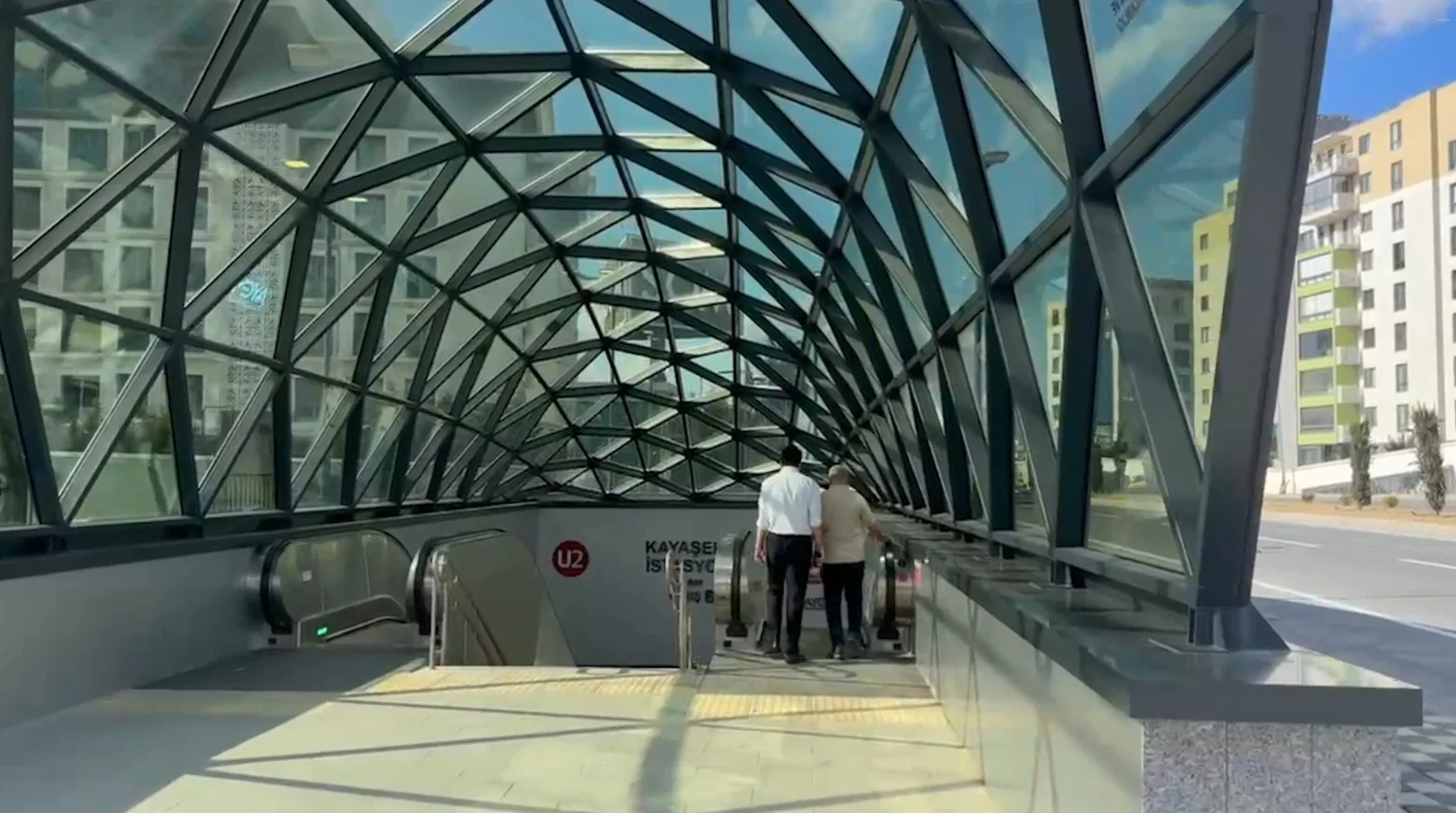 bakan-uraloglu-rekoru-duyurdu-istanbul-havalimani-metrosuyla-37-milyon-150-bin-yolcu-tasindi-5.webp