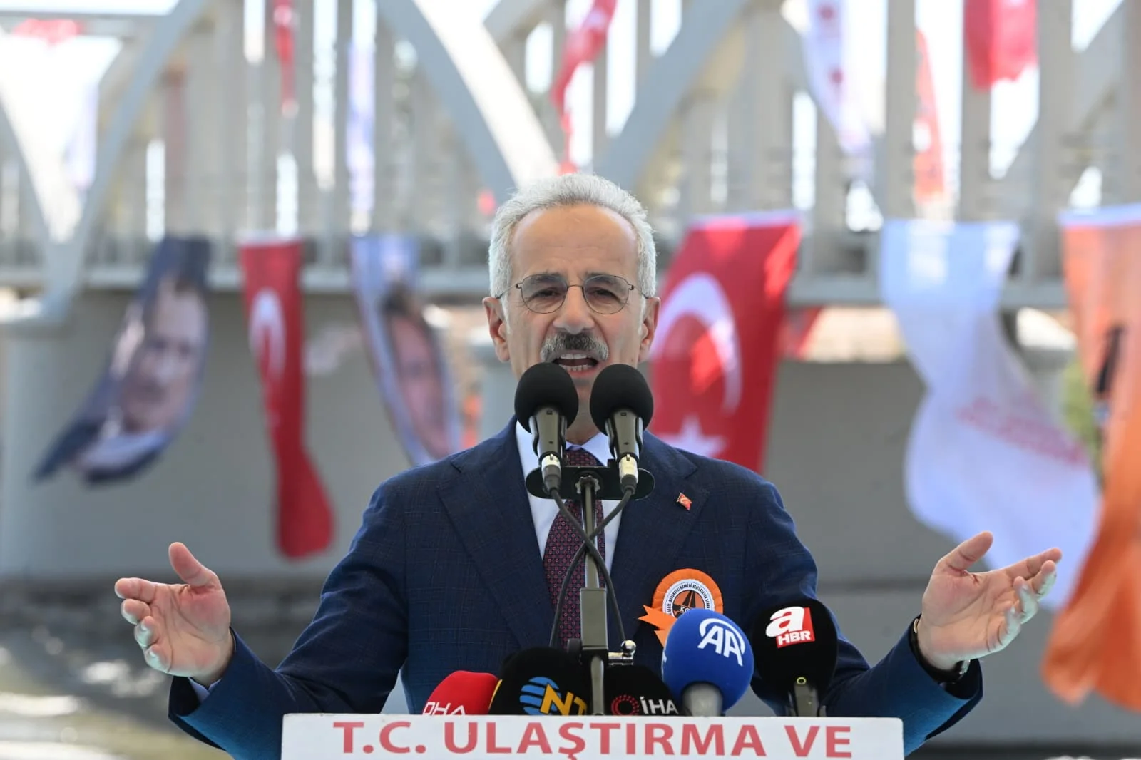 Bakan Uraloğlu: Tarihi Gediz Köprüsü’nü restore etmenin onurunu yaşıyoruz