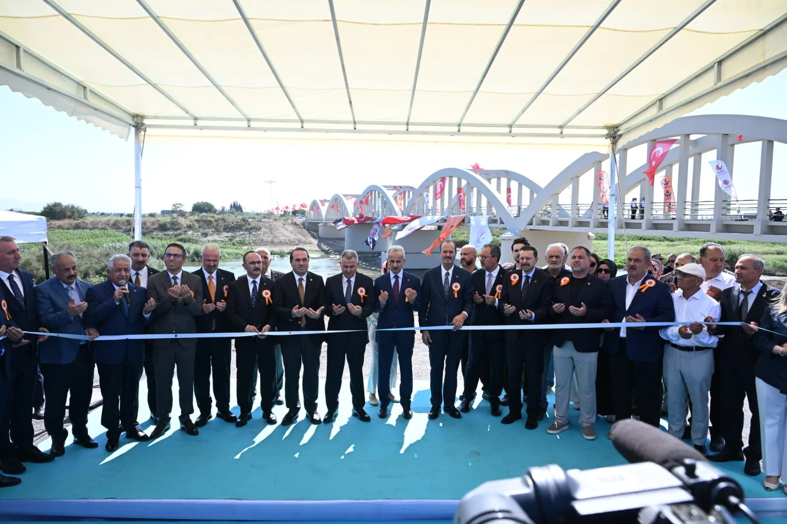 Bakan Uraloğlu: Tarihi Gediz Köprüsü’nü restore etmenin onurunu yaşıyoruz