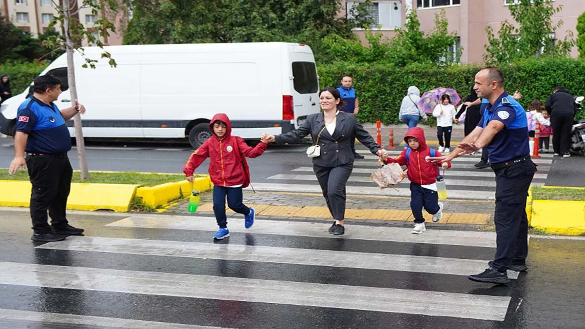 Beylikdüzü'nde okul çevrelerinde denetim ve güvenlik seferberliği
