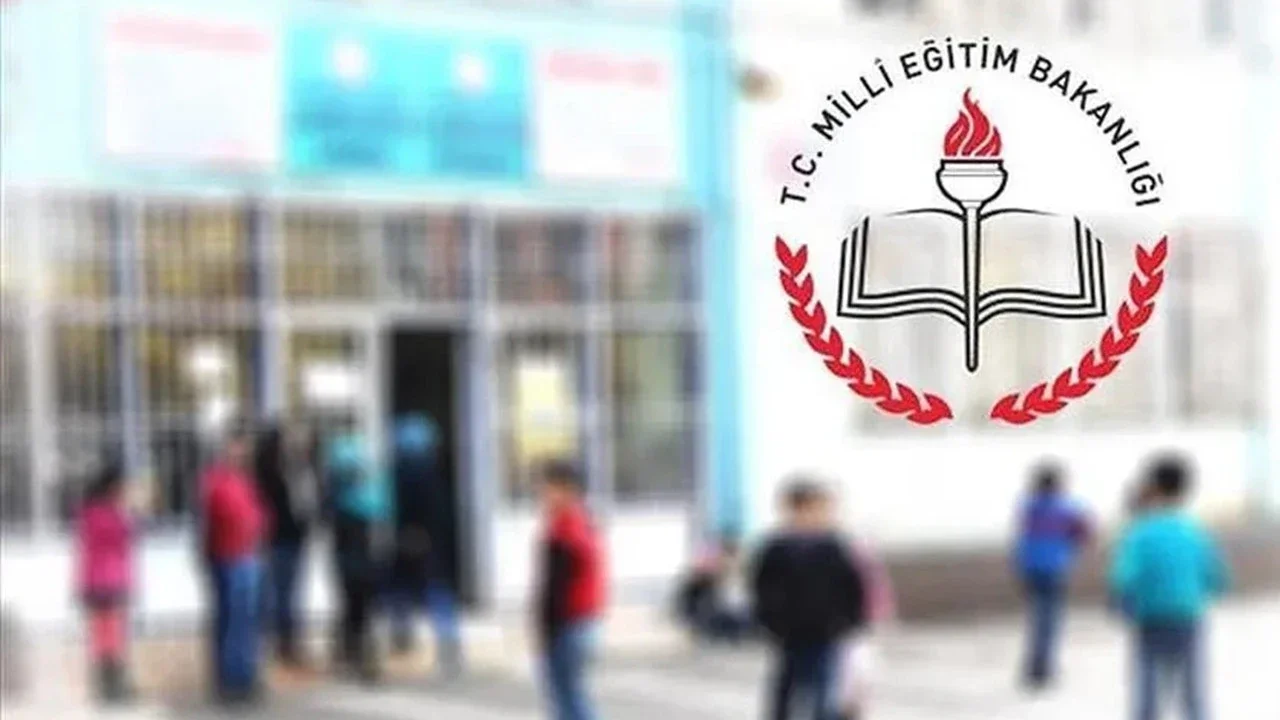 Bugün okullar saat kaçta açılıyor? İstanbul'da 10.00'da başlıyor!