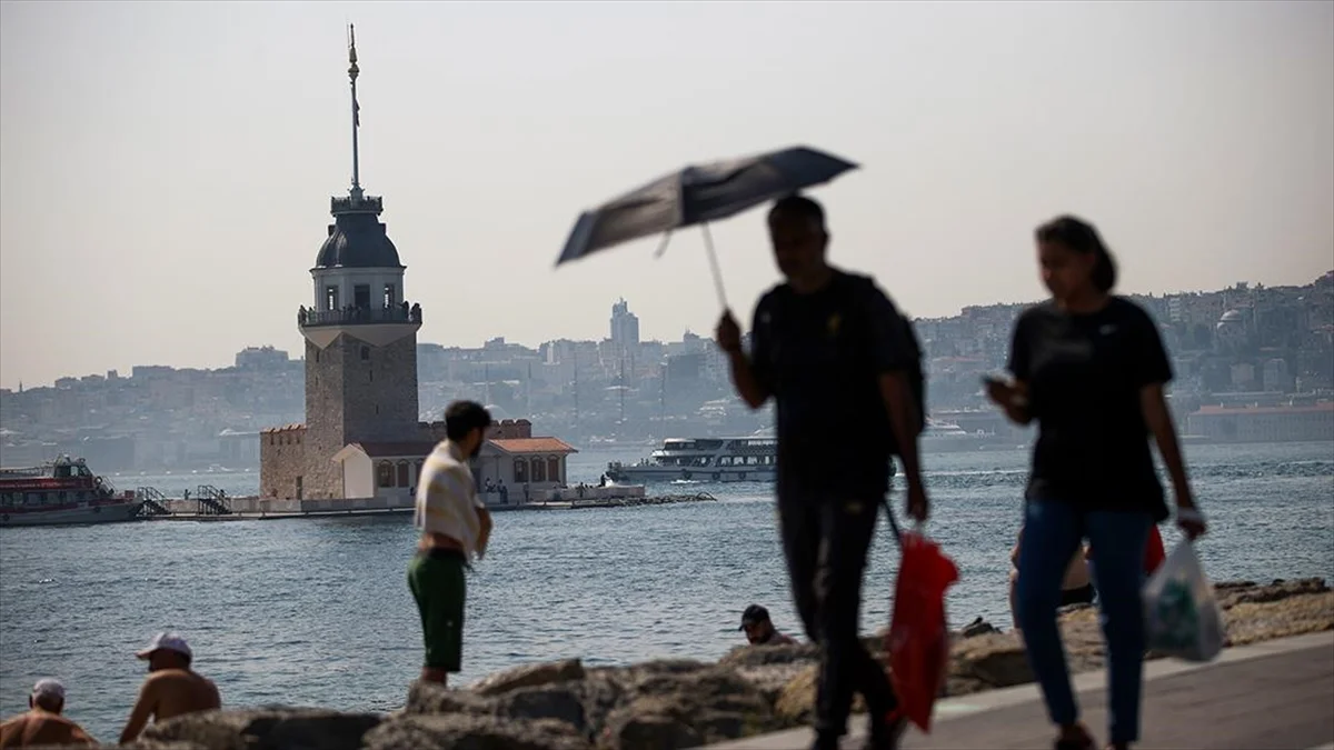 Bugünkü hava durumu: İstanbul 30, İzmir 35  Karadeniz'de ise yağış var!
