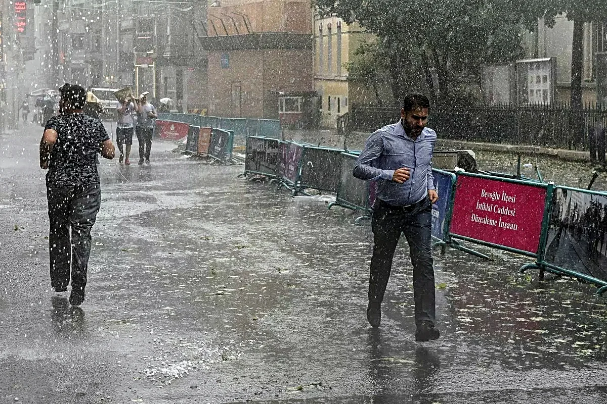 Bugünkü hava durumu: İstanbul'a sağanak, Doğu Karadeniz'de serinlik!