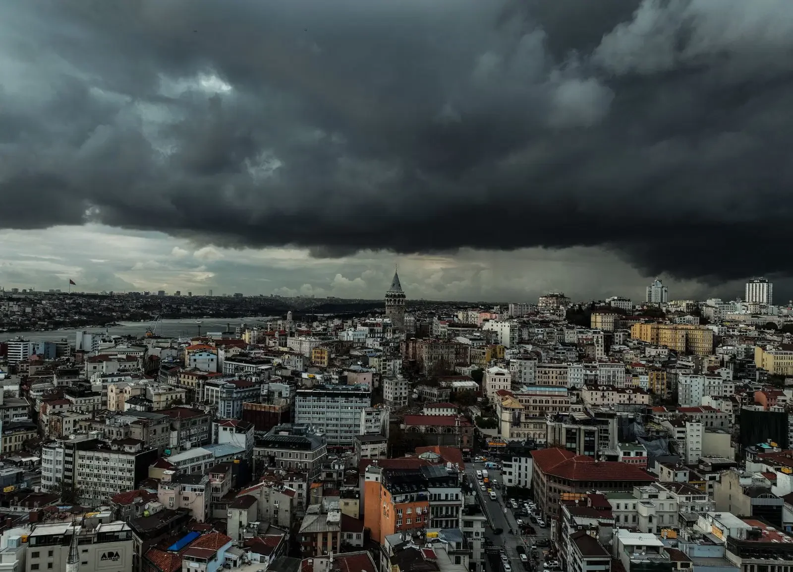 Bugünkü hava durumu: İstanbul'a sağanak geliyor! Ankara 33 derece