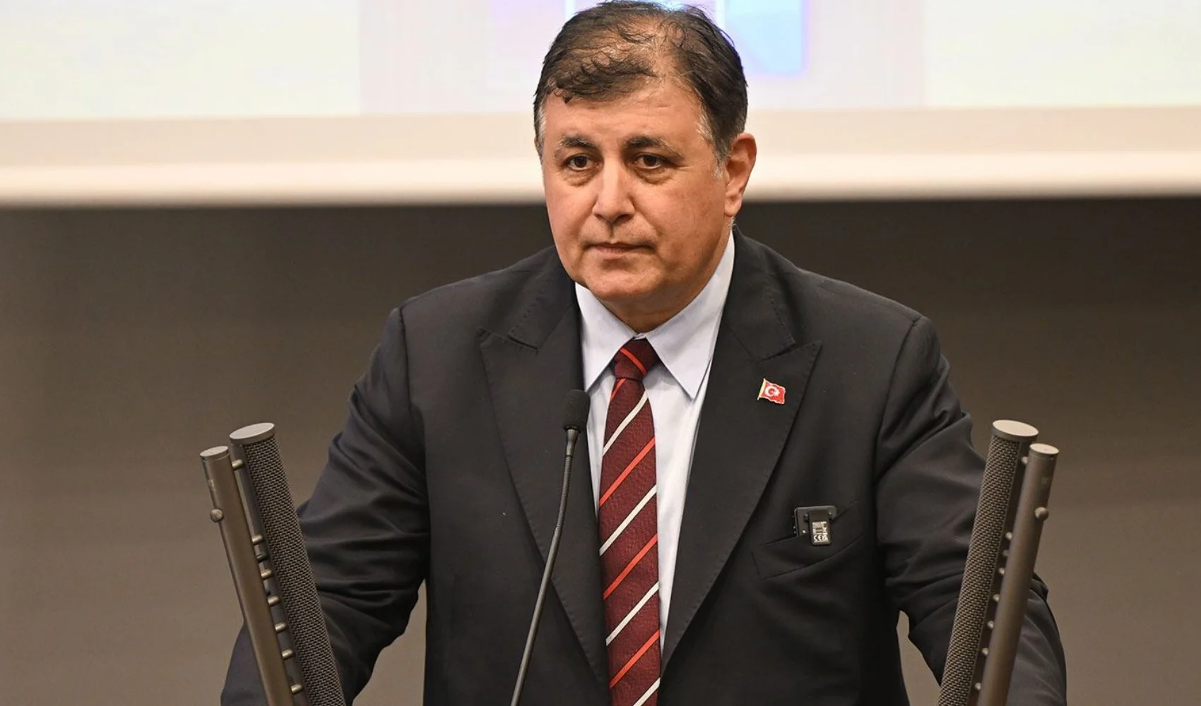 cemil-tugay-erdogan-ile-gorusecek-ak-parti-ye-geciyor-mu.webp