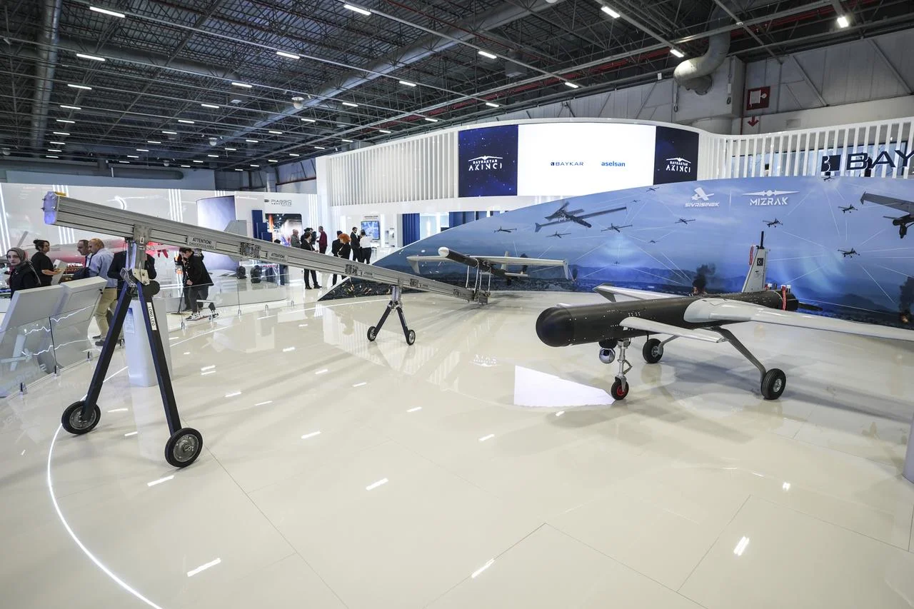 drone-giant-baykar-unveils-k2-mizrak-and-sivrisinek-at-saha-2026-3219547_20260507163119.webp