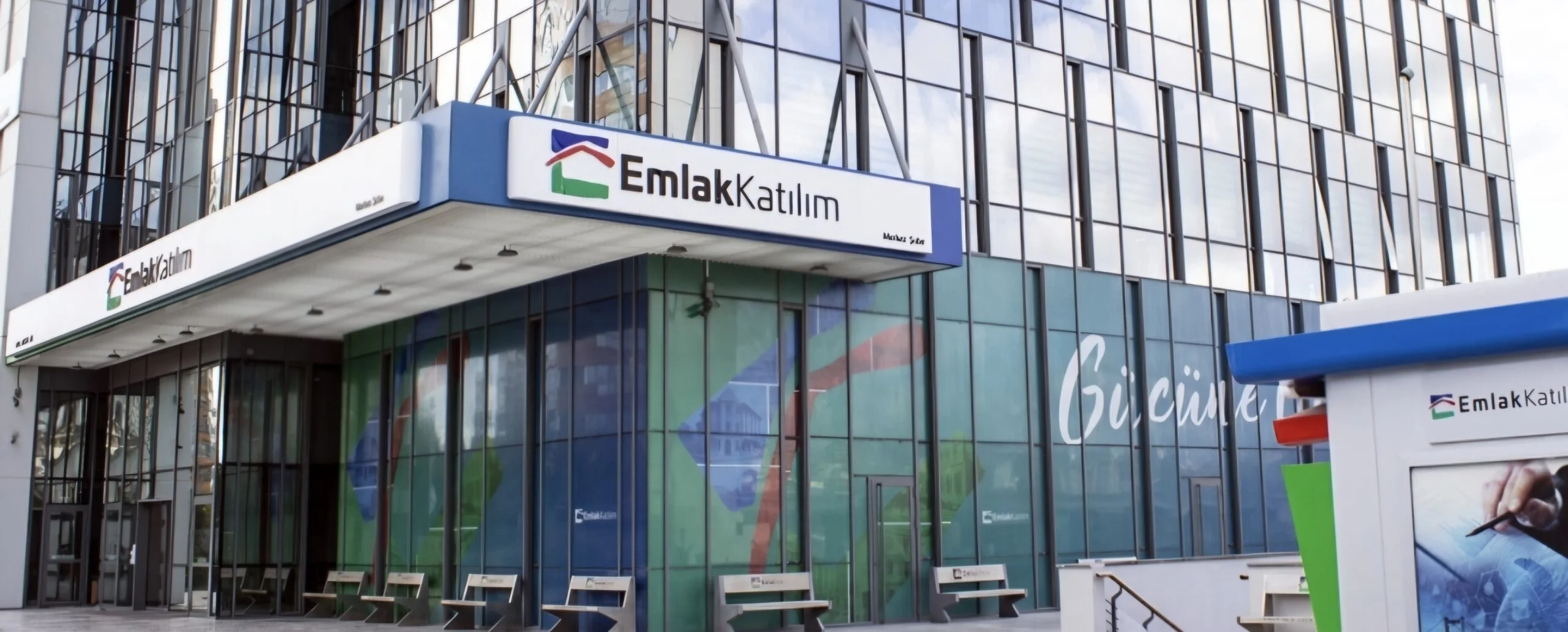 emlak-katilim-buyuyor-katilimevim-ve-birevim-icin-resmi-basvuru-yapti-1.webp