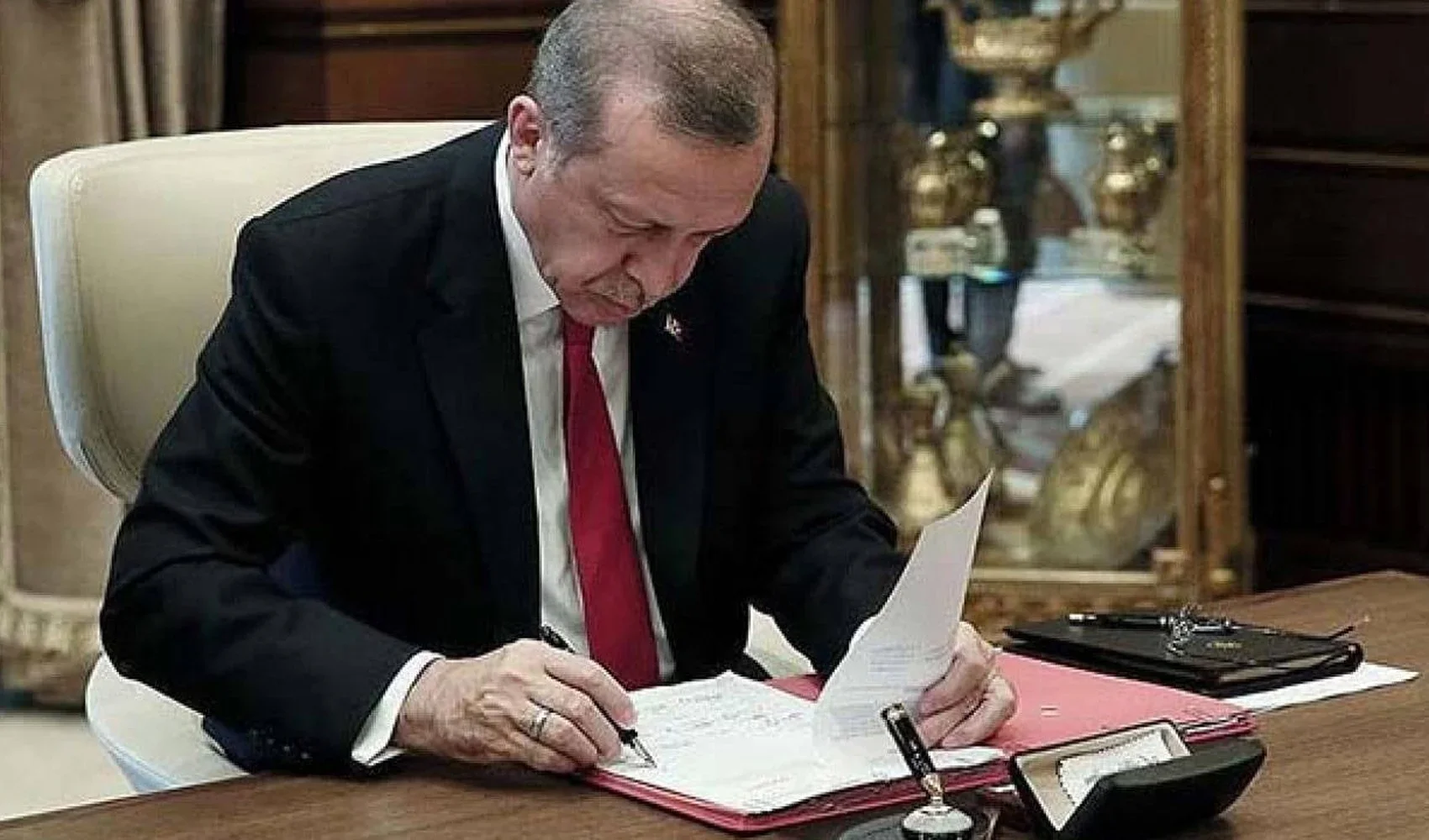 Erdoğan imzaladı: 27 ilde alanlar orman sınırı dışına alındı!