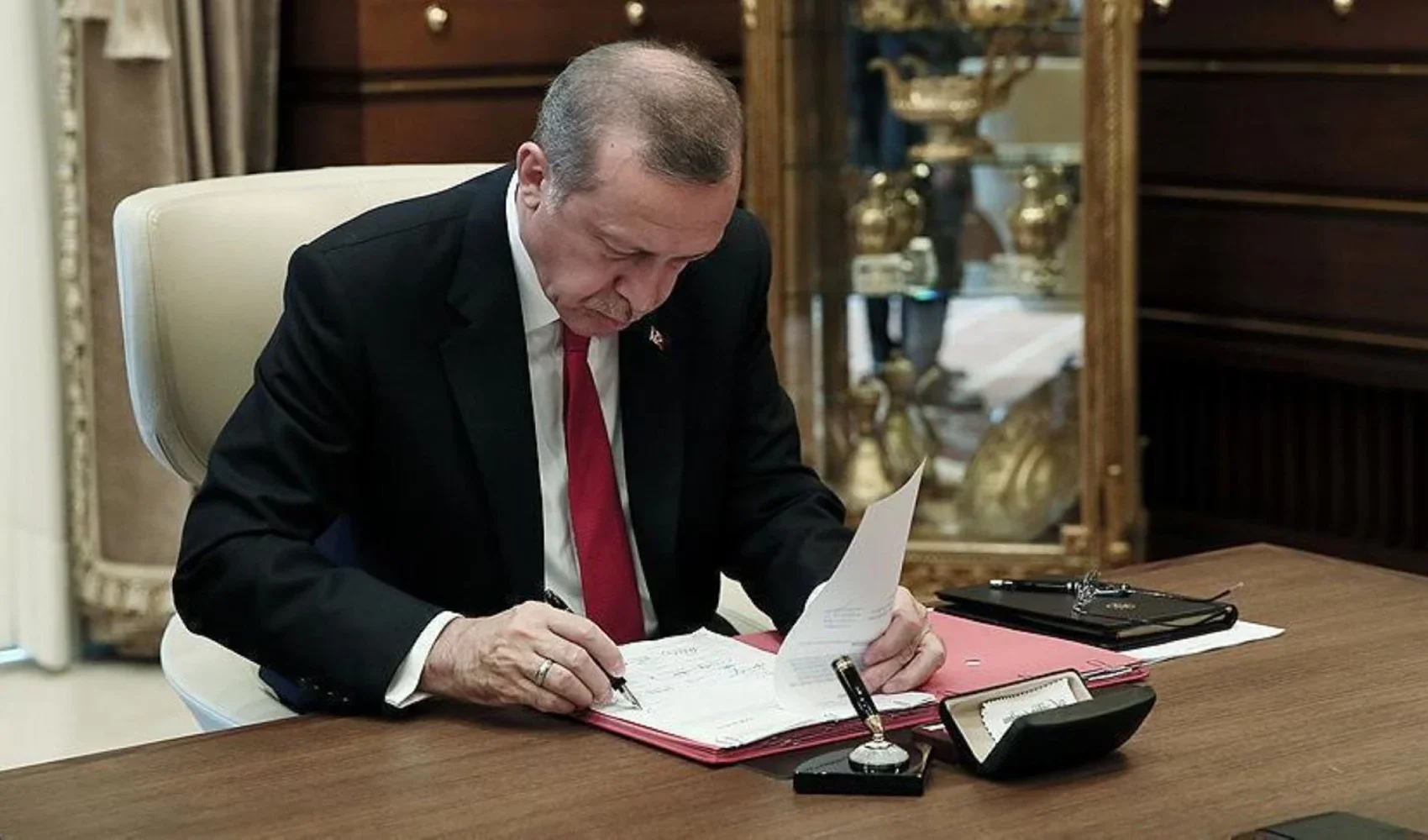 Erdoğan imzaladı! Sayıştay, MEB ve Kültür Bakanlığı'nda atamalar