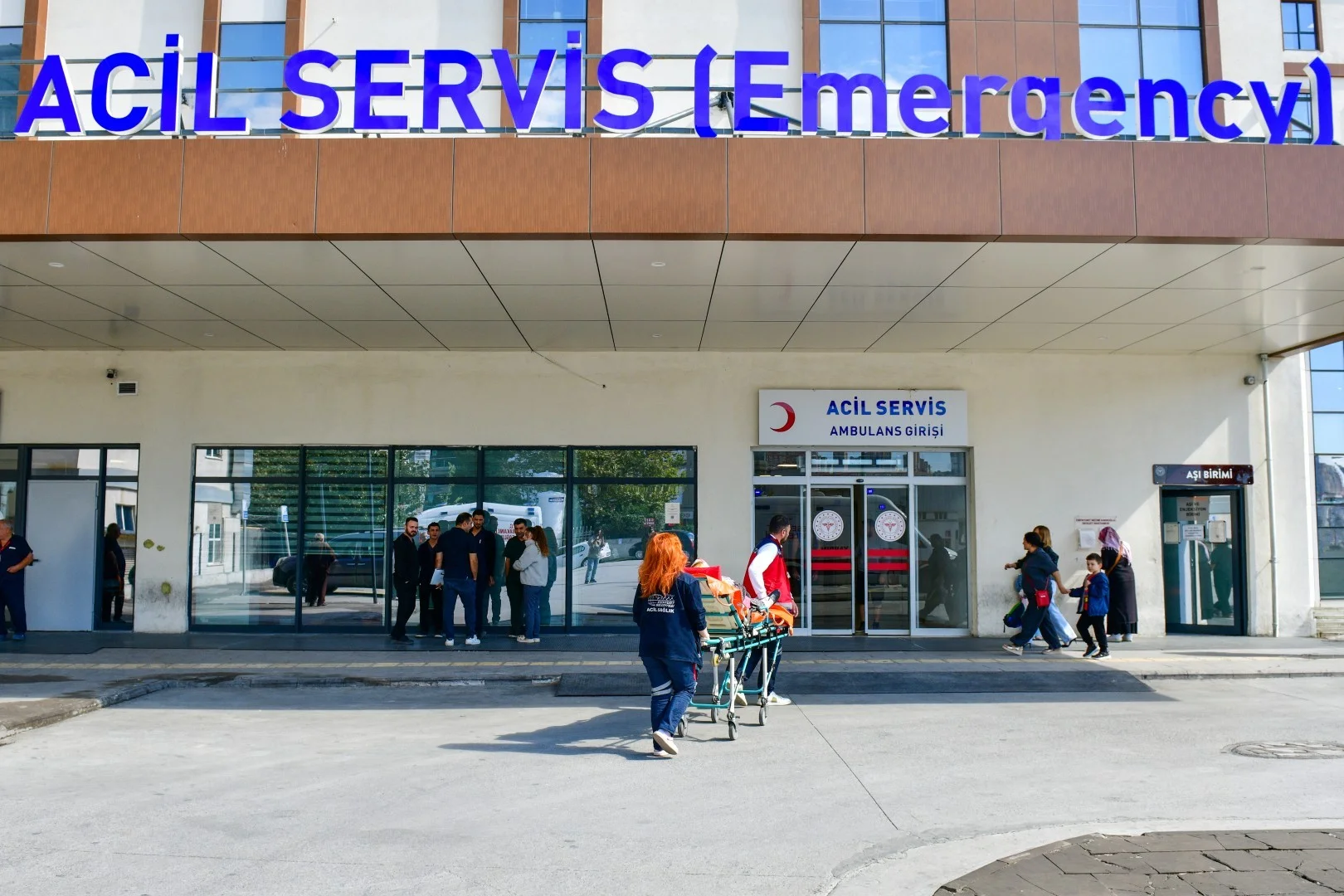 Esenyurt Belediyesi hastaları evden alıp hastaneye götürüyor