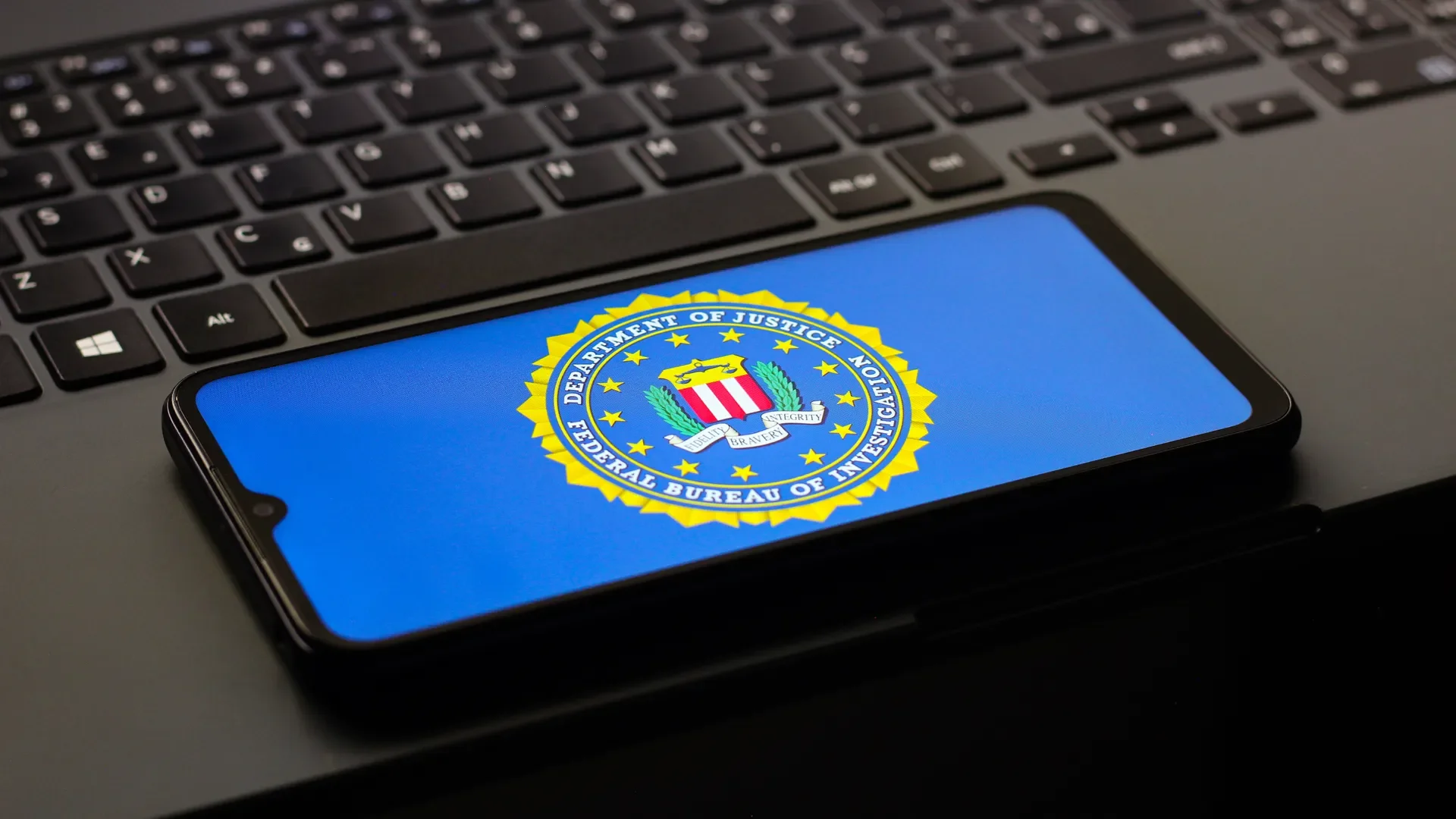 FBI'ya büyük saldırı!.. Teşkilat çöktü...