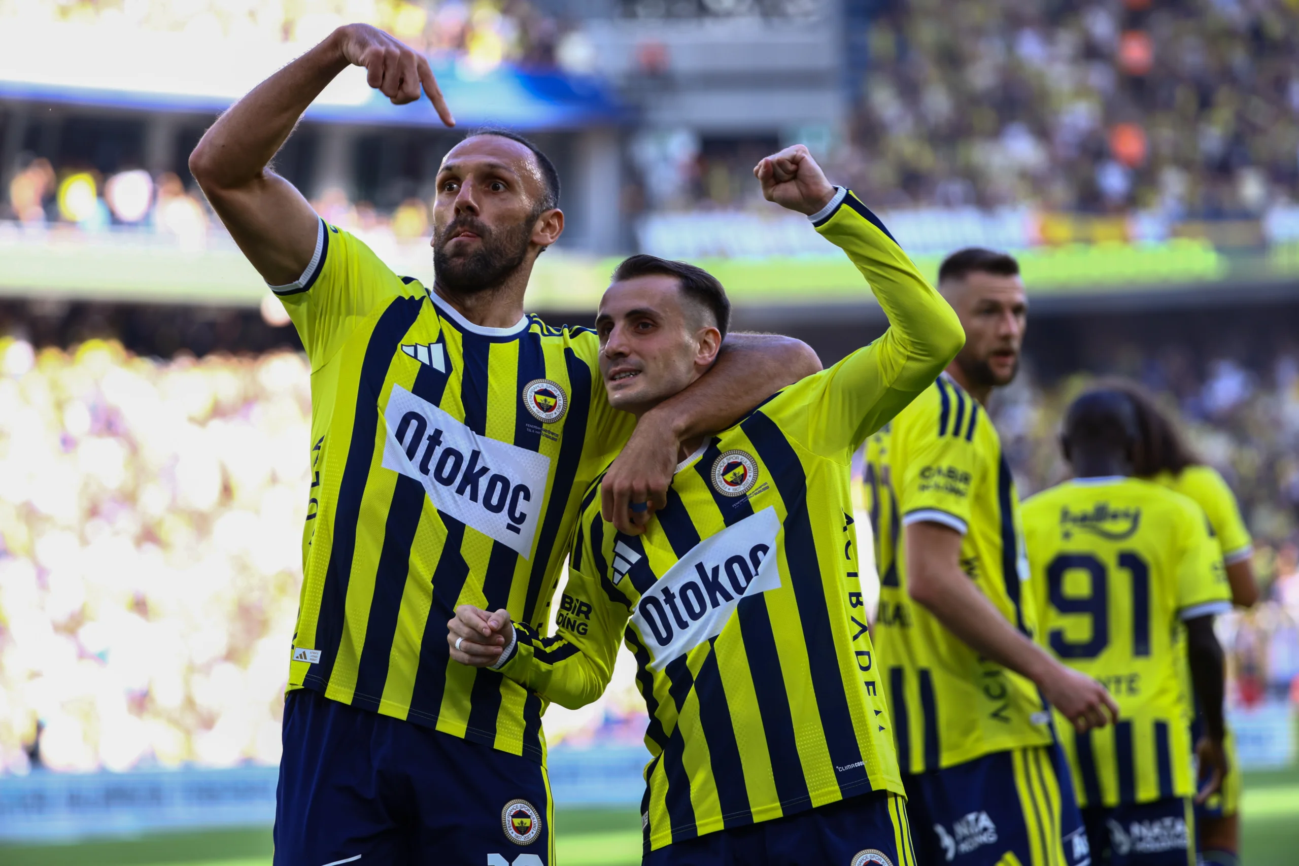 fenerbahce-ilk-yariyi-4-0-onde-kapatti-iste-goller-1.webp