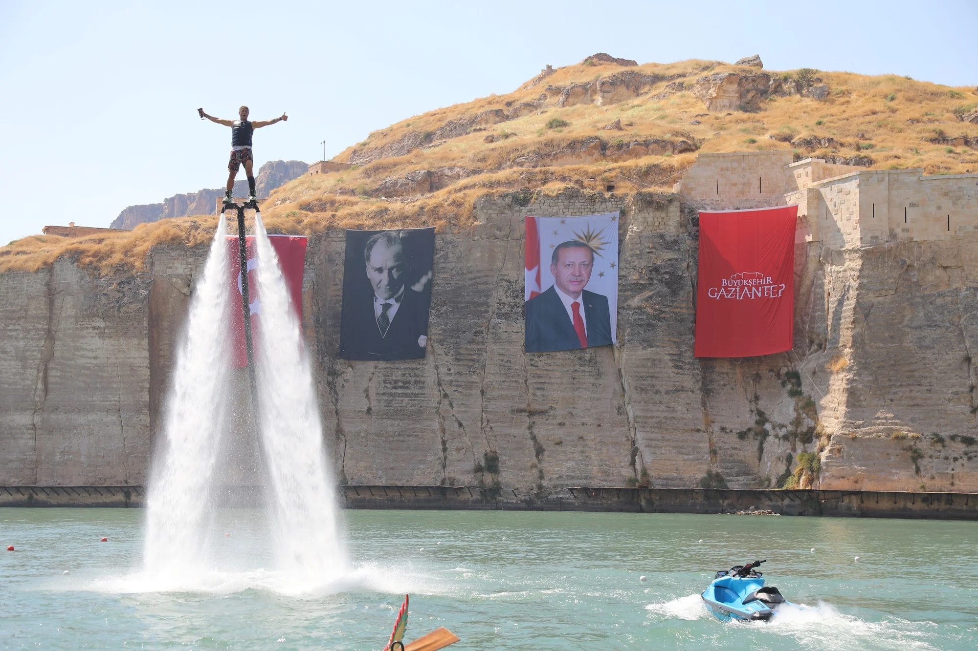 Fırat'ın İncisi Rumkale'de festival coşkusu: 4 bin 440 sporcu kürek çekti
