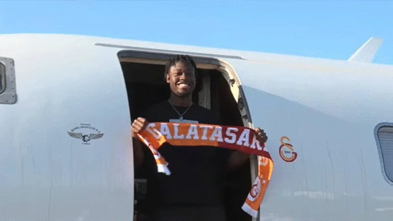 Galatasaray'dan savunmaya kule takviye: 1.96’lık Bitshiabu İstanbul'da