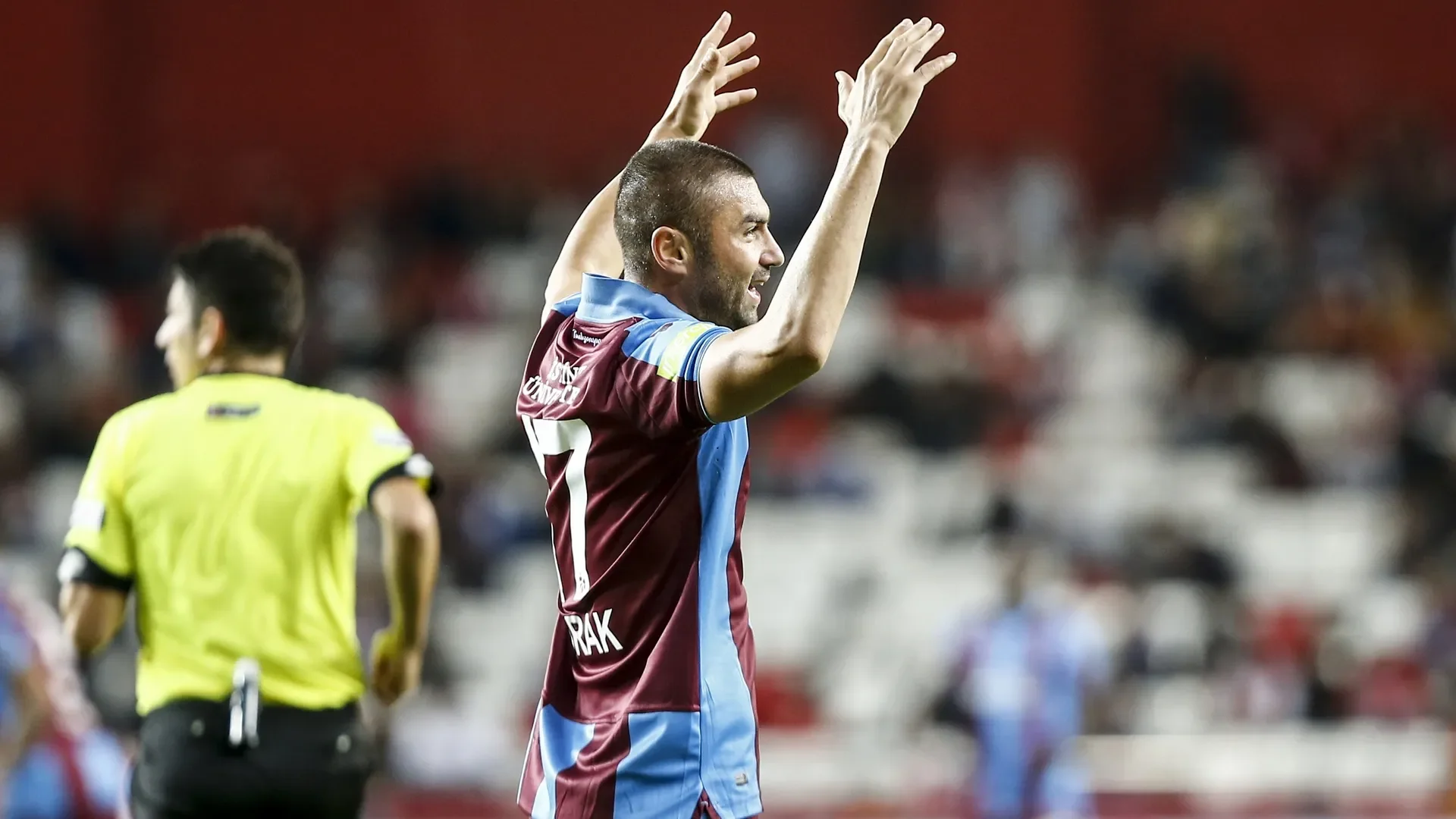galatasaray-derbisi-oncesi-surpriz-hamle-burak-yilmaz-trabzonspor-a-donuyor-mu-4.webp