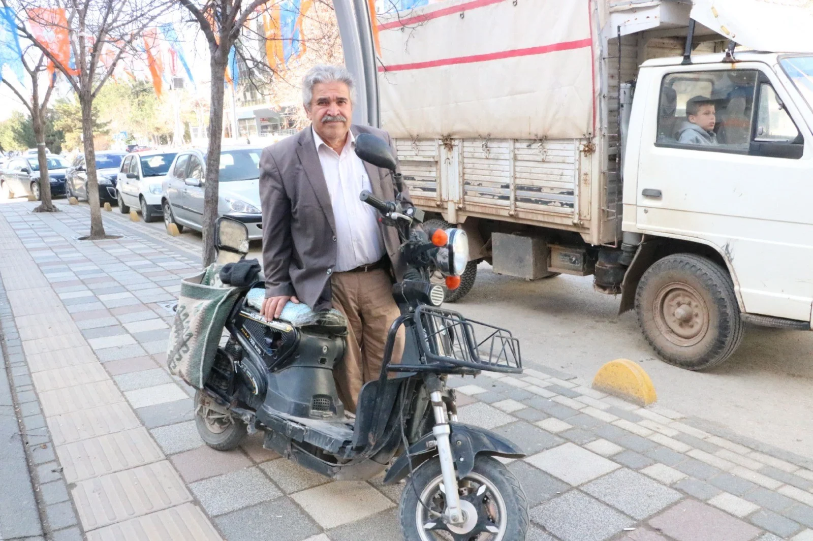 Hiçbir seçimi kazanamayan adam öldü