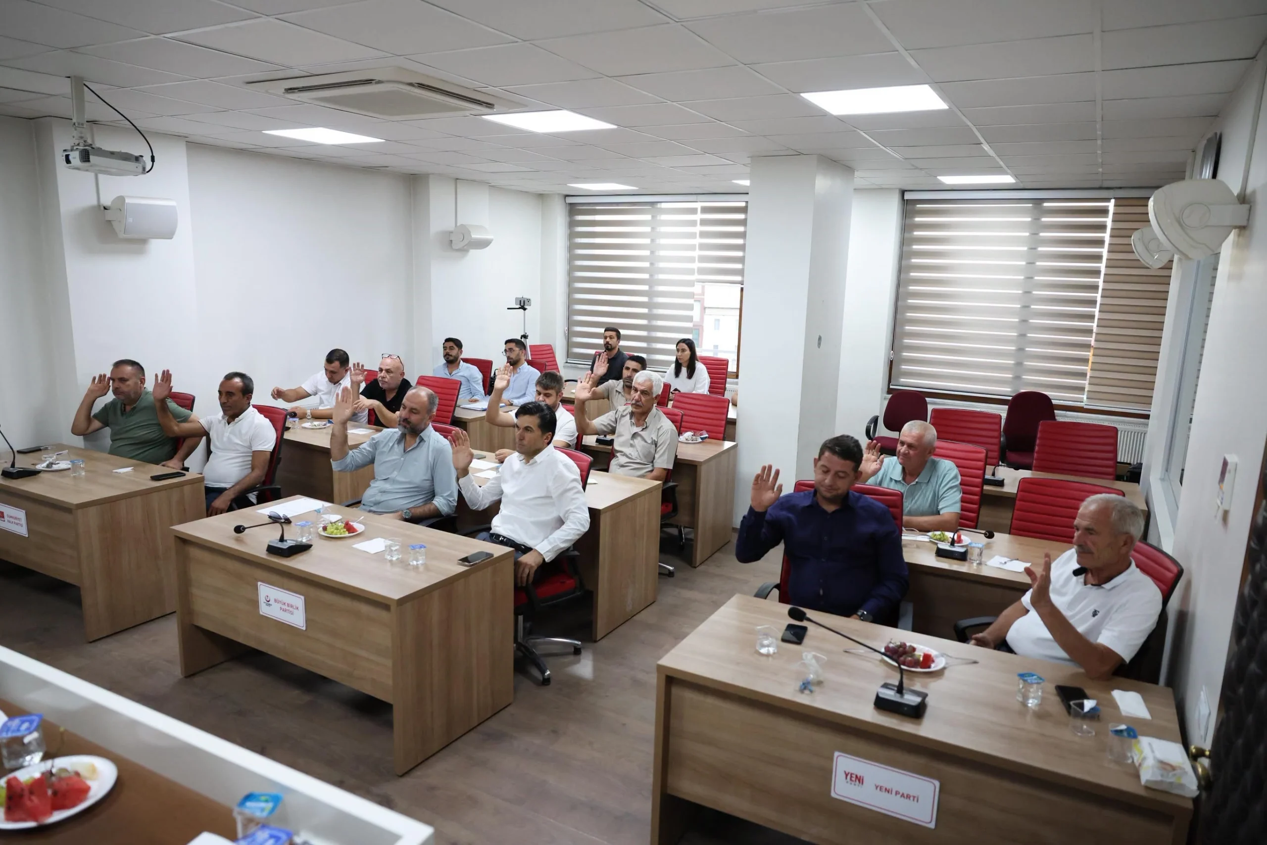Honaz'da siyasi dengeler alt üst oldu: Yeni Parti üstünlüğünü CHP’ye kaptırdı