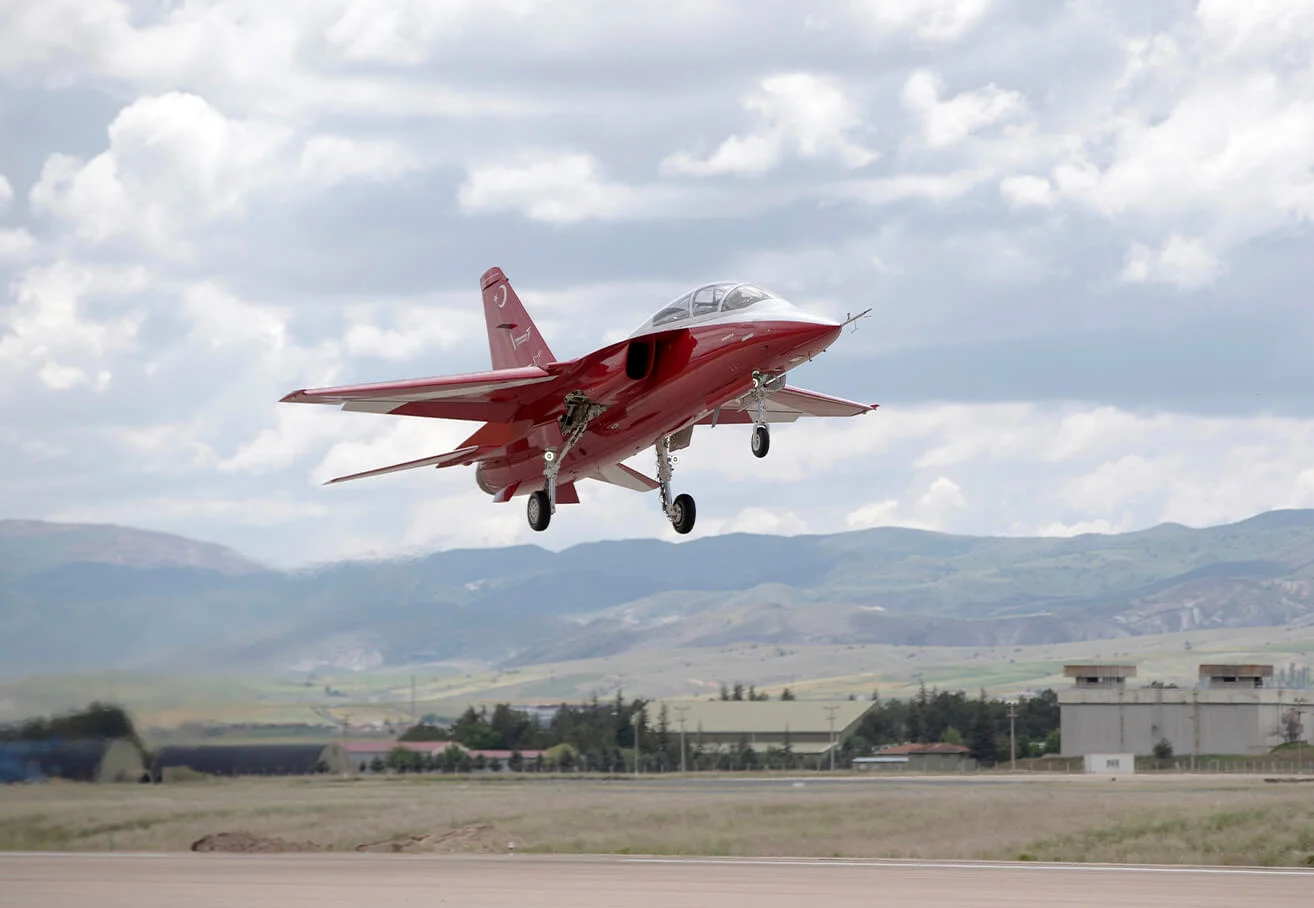 Görgün ve Dalkıran'dan HÜRKUŞ-II ve HÜRJET ile test uçuşu