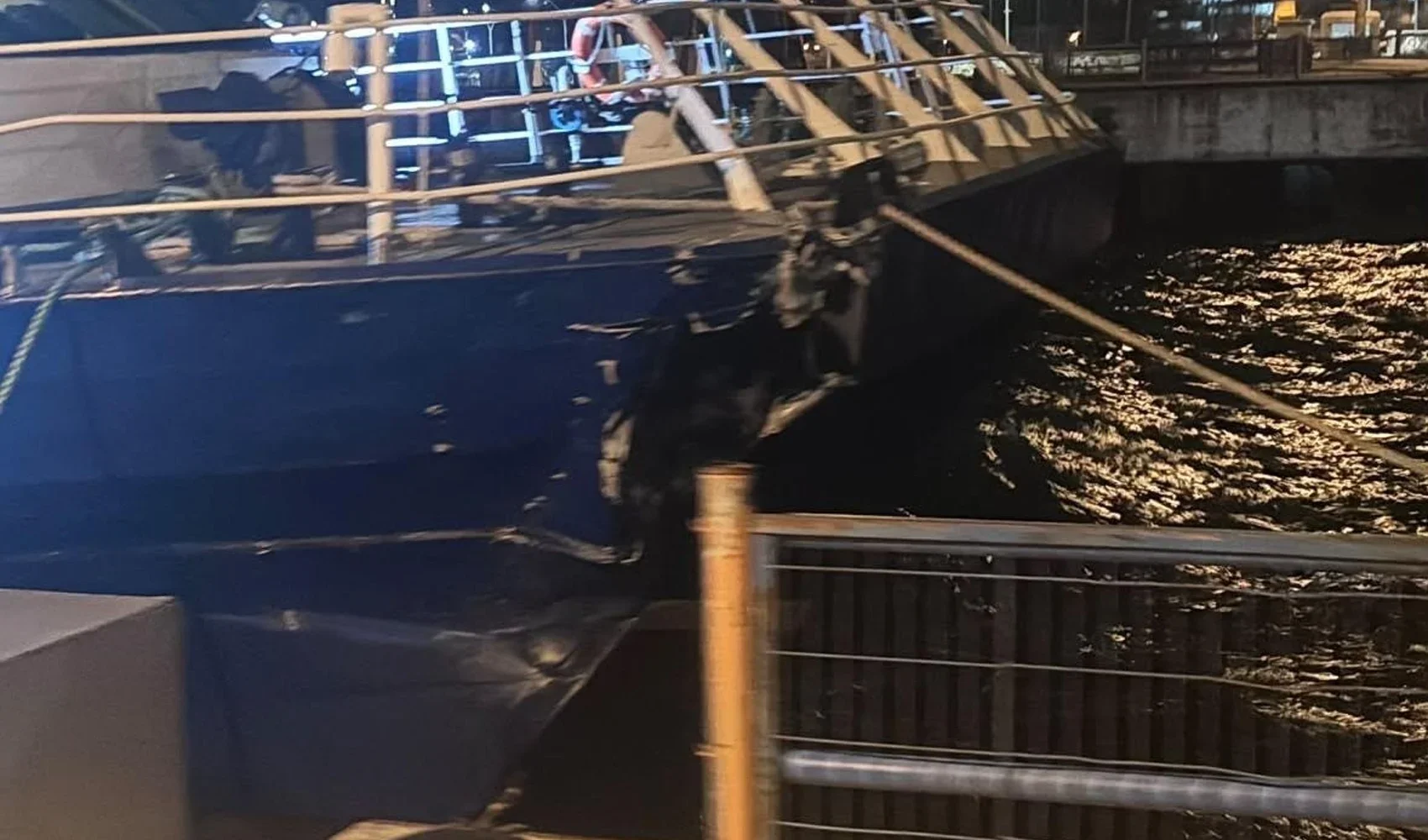 İDO deniz otobüsü Mudanya İskelesi’ne çarptı
