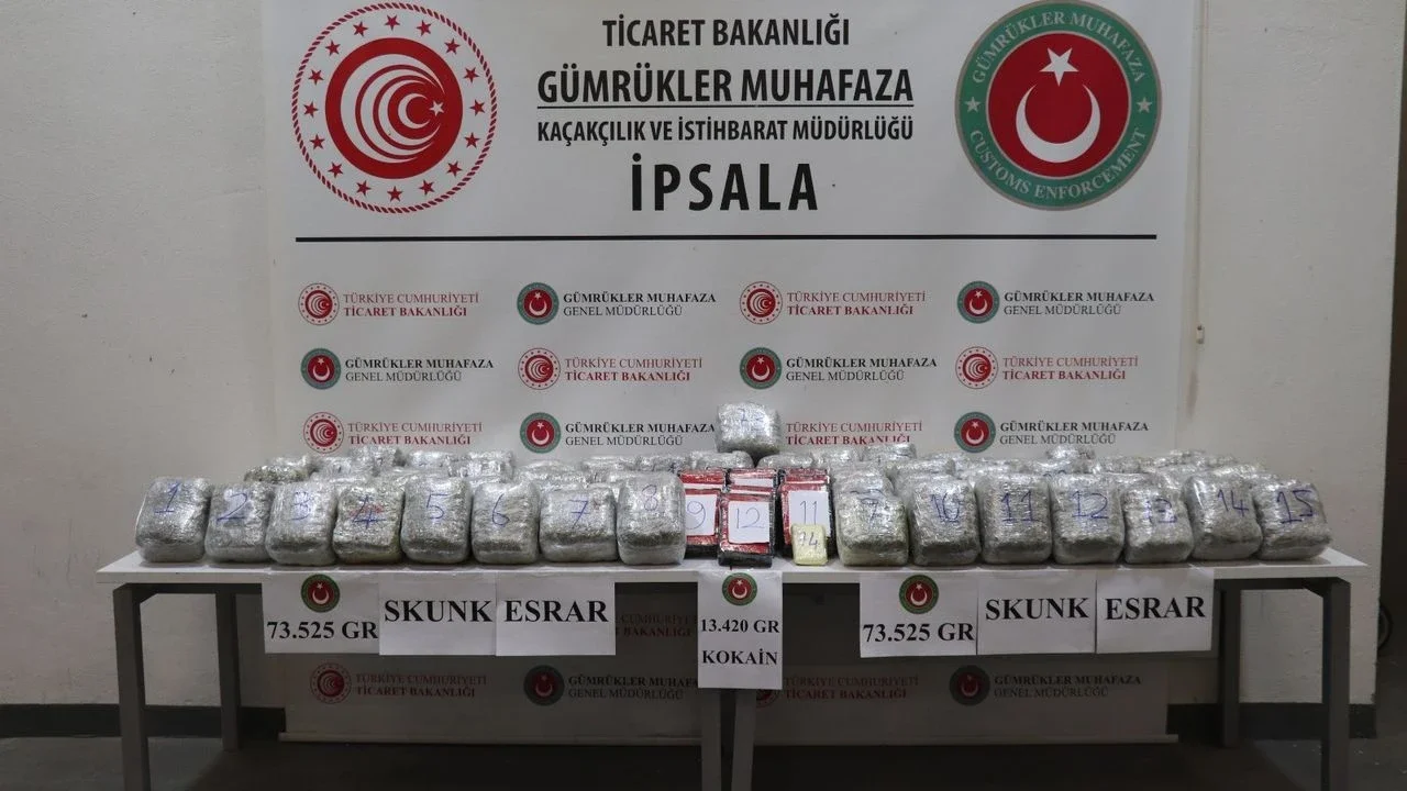 İpsala gümrükte film gibi operasyon: BETA ve AXEL zehri buldu
