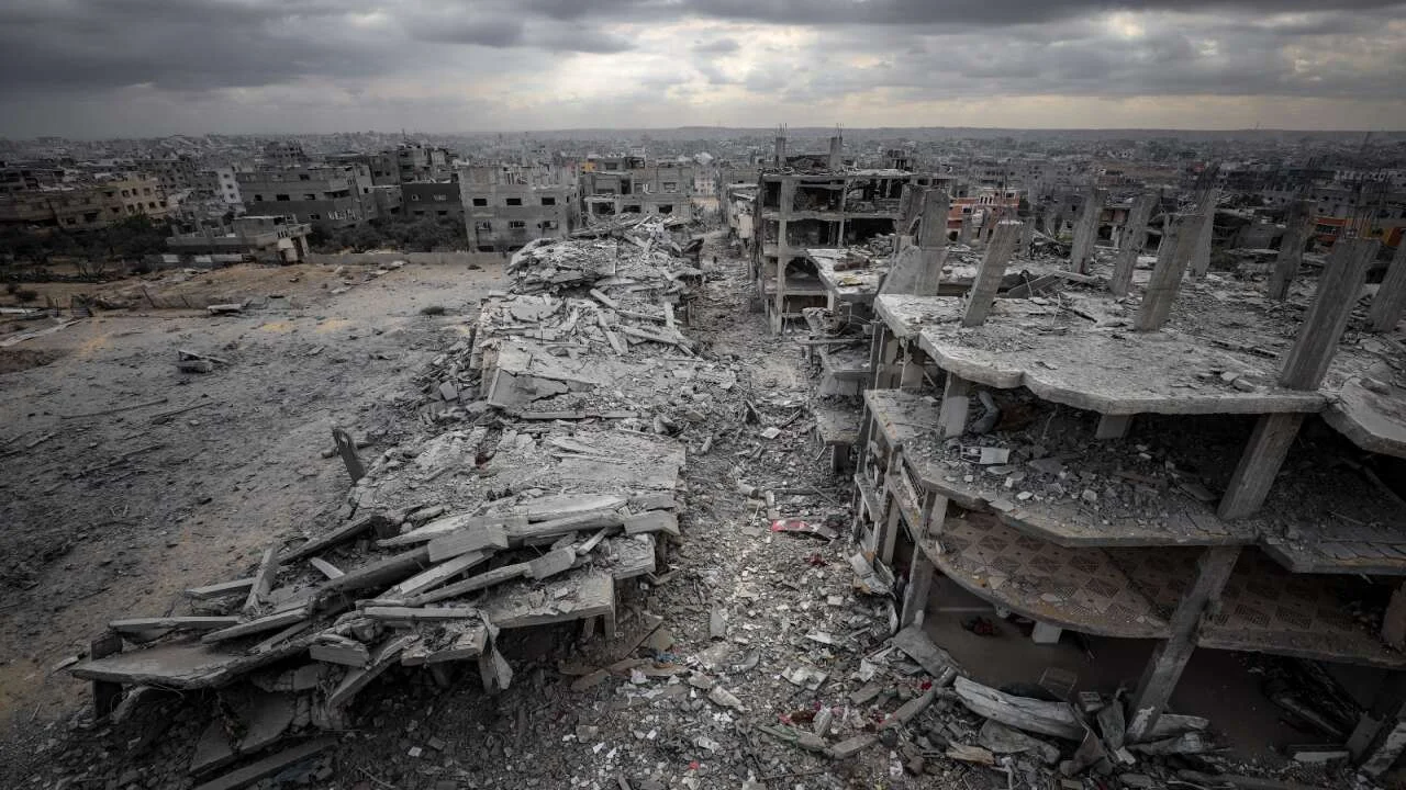 israil-in-yerle-bir-ettigi-gazze-deki-hasar-belli-oldu-yeniden-insa-icin-71-5-milyar-dolar-4.webp