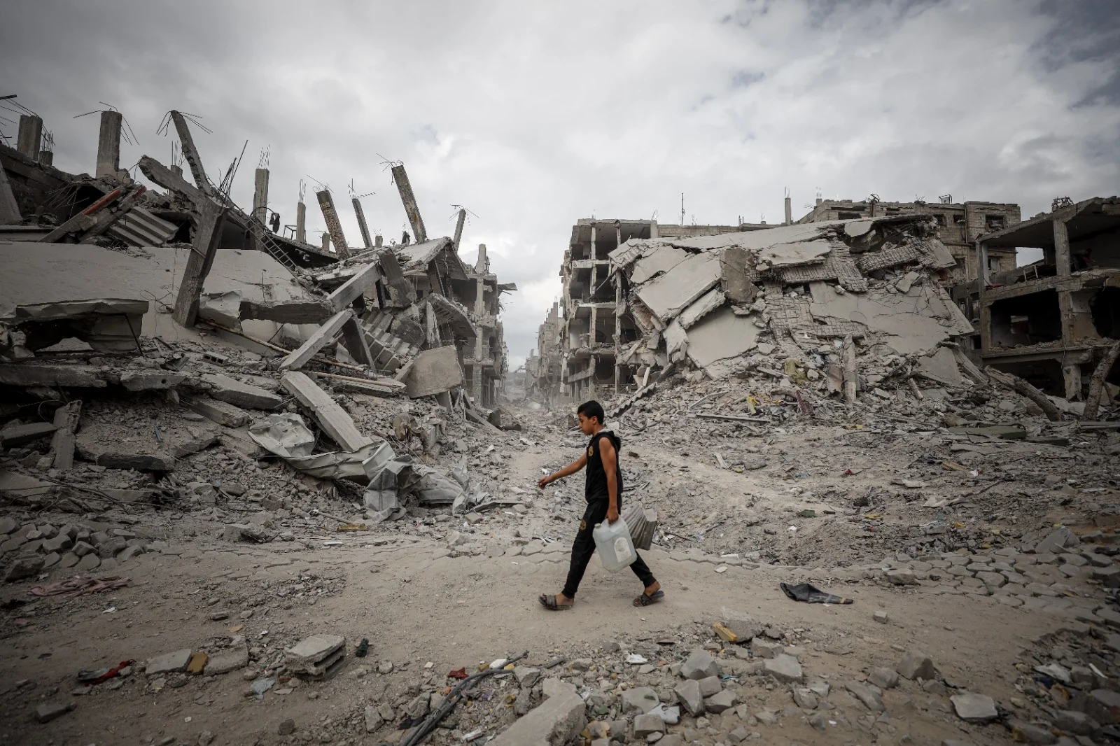 israil-in-yerle-bir-ettigi-gazze-deki-hasar-belli-oldu-yeniden-insa-icin-71-5-milyar-dolar-5.webp