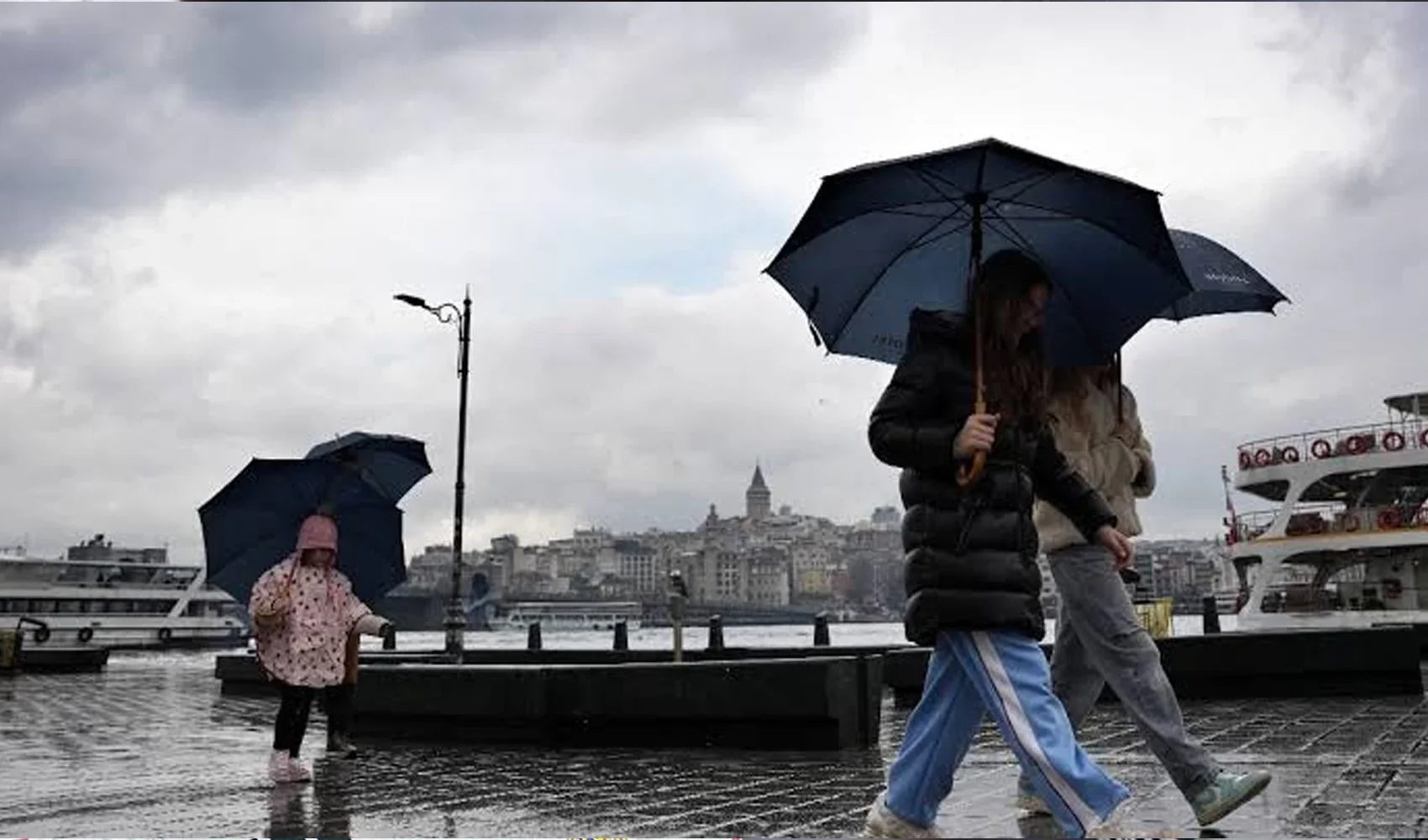 istanbul-a-haftalik-yagis-uyarisi-persembeye-kadar-saganak-1.webp