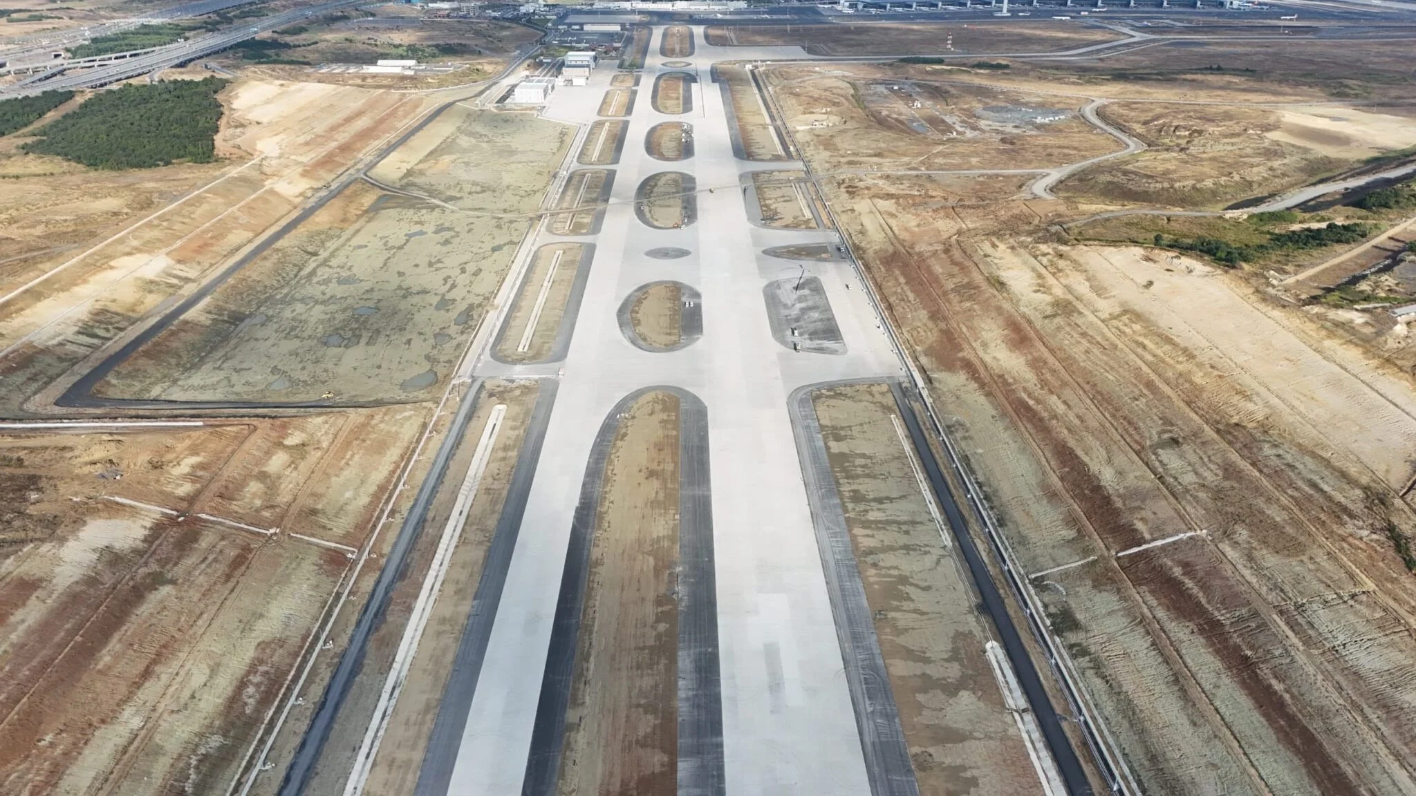 İstanbul Havalimanı'nın 4. pisti 18 Eylül'de açılıyor! 2.820 metre uzunluğunda