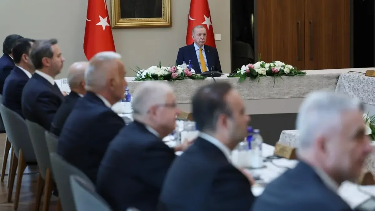 Kabine 3 hafta sonra toplanıyor: Gündemde fon soruşturması var