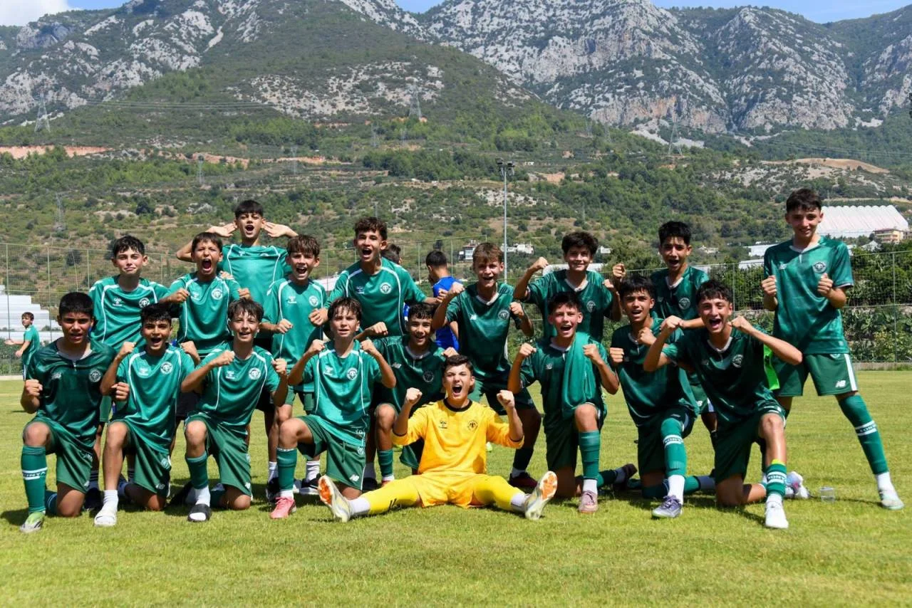 konyasporlu-minikler-fenerbahce-nin-rekorunu-3-e-katladi-1.webp