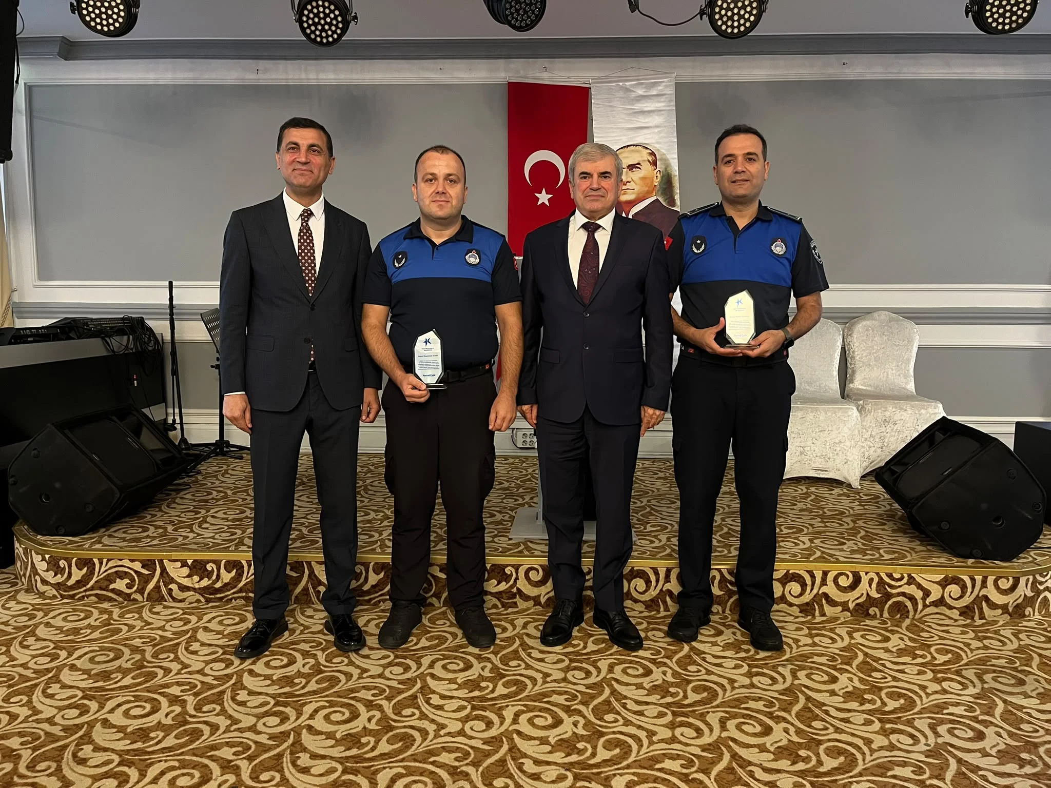 Küçükçekmece'de Zabıta Haftası kutlandı! Türkiye birincisine plaket