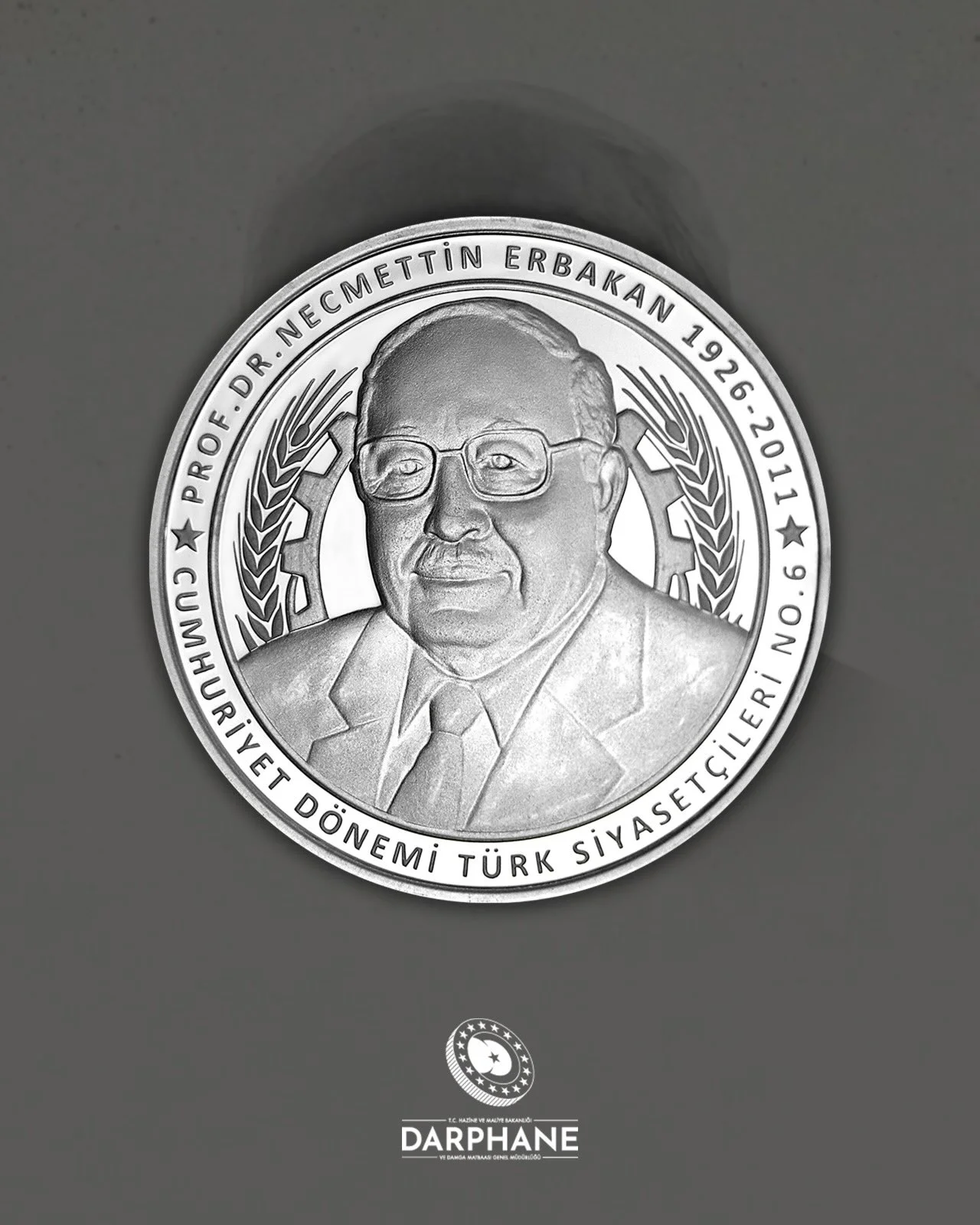 Milli Görüş lideri Prof. Dr. Necmettin Erbakan için gümüş hatıra parası basıldı