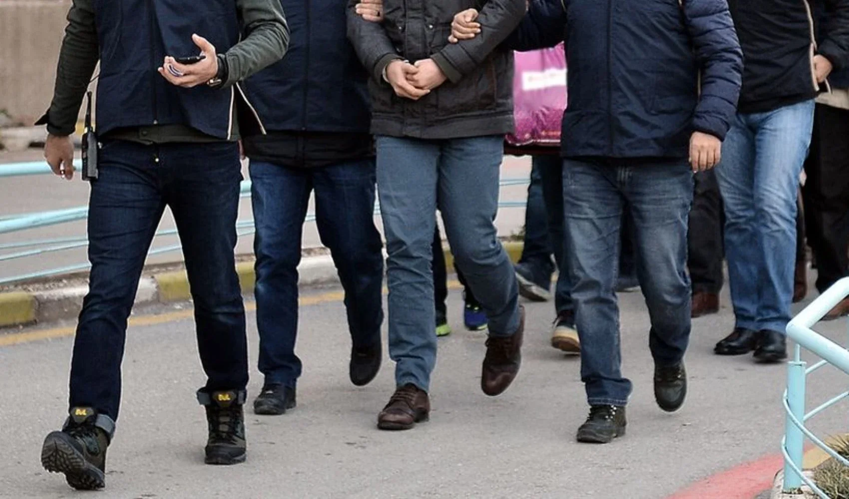 MİT ve Emniyet'ten FETÖ'ye darbe! Signal operasyonunda 10 gözaltı