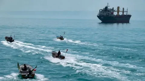 NBC News'in iddiası ABD’yi sarstı: İran ABD gemisini mi vurdu?