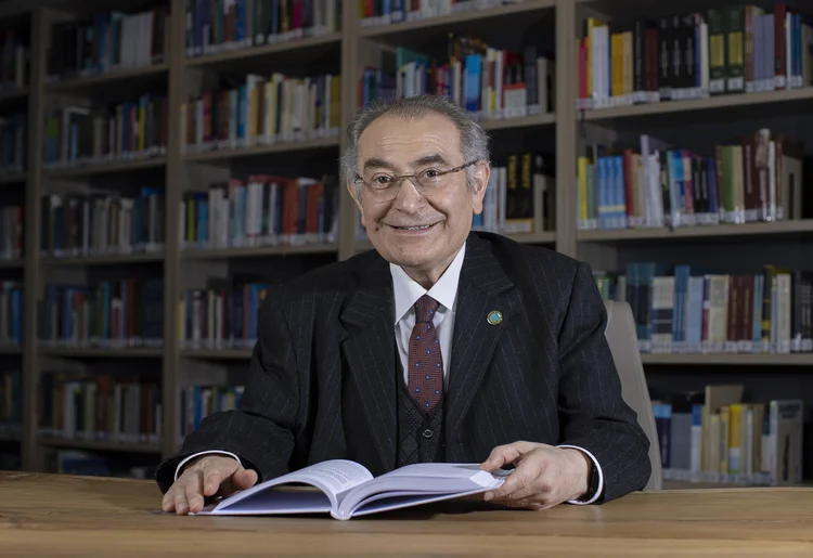 Nevzat Tarhan 12 yıl önce uyarmıştı: Dijital bağımlılık aileyi nasıl etkiliyor?