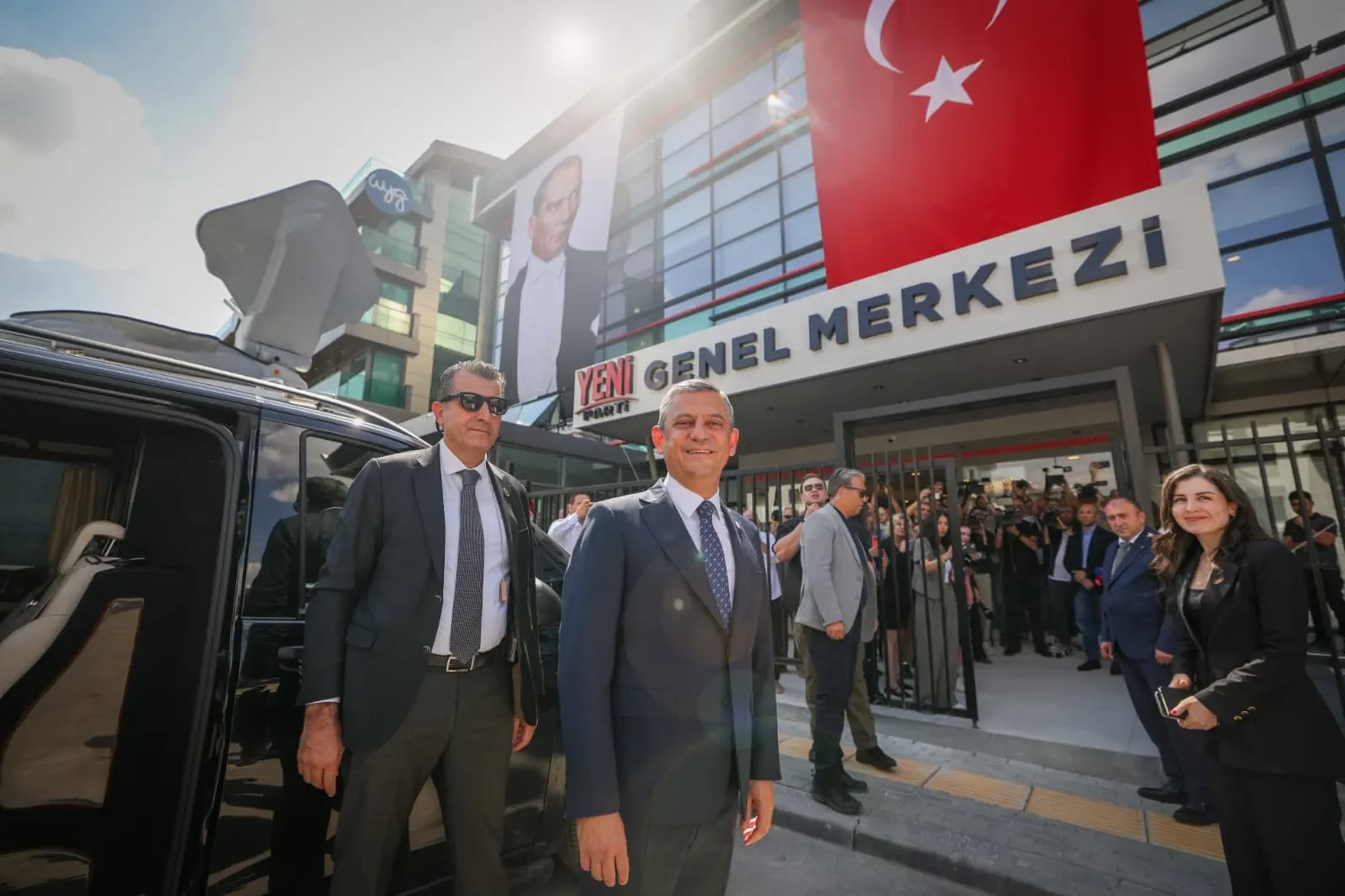 Özgür Özel'den İBB iddiasına bomba yanıt: AK Parti'ye geçebilir!