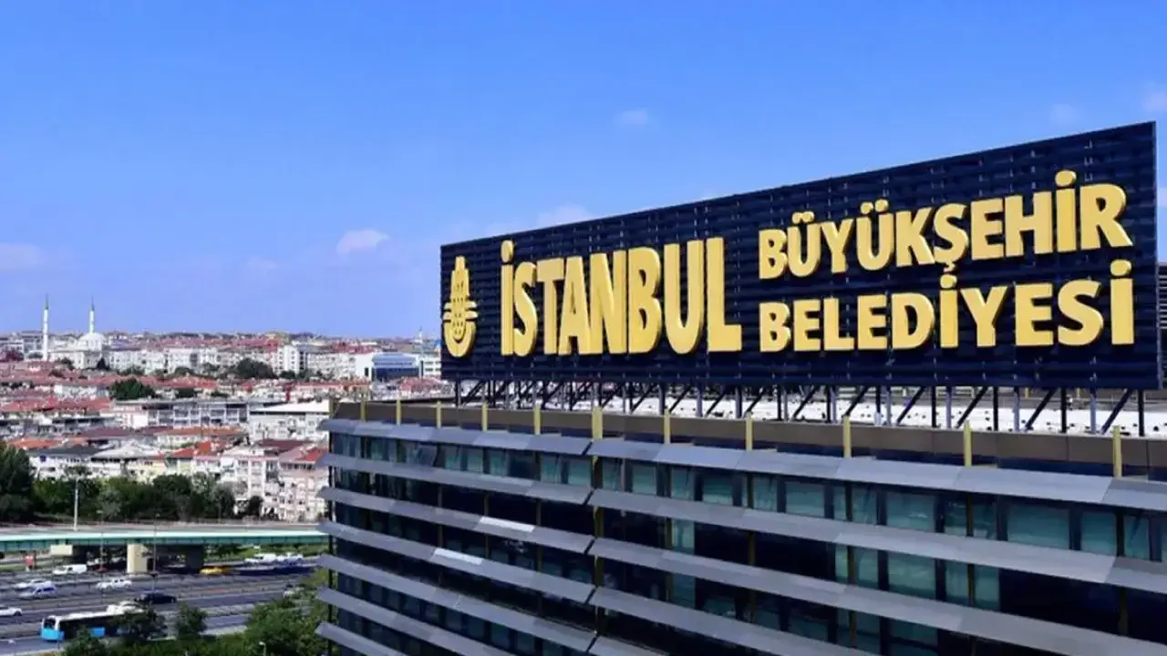 ozgur-ozel-den-ibb-iddiasina-bomba-yanit-ak-parti-ye-gecebilir-4.webp