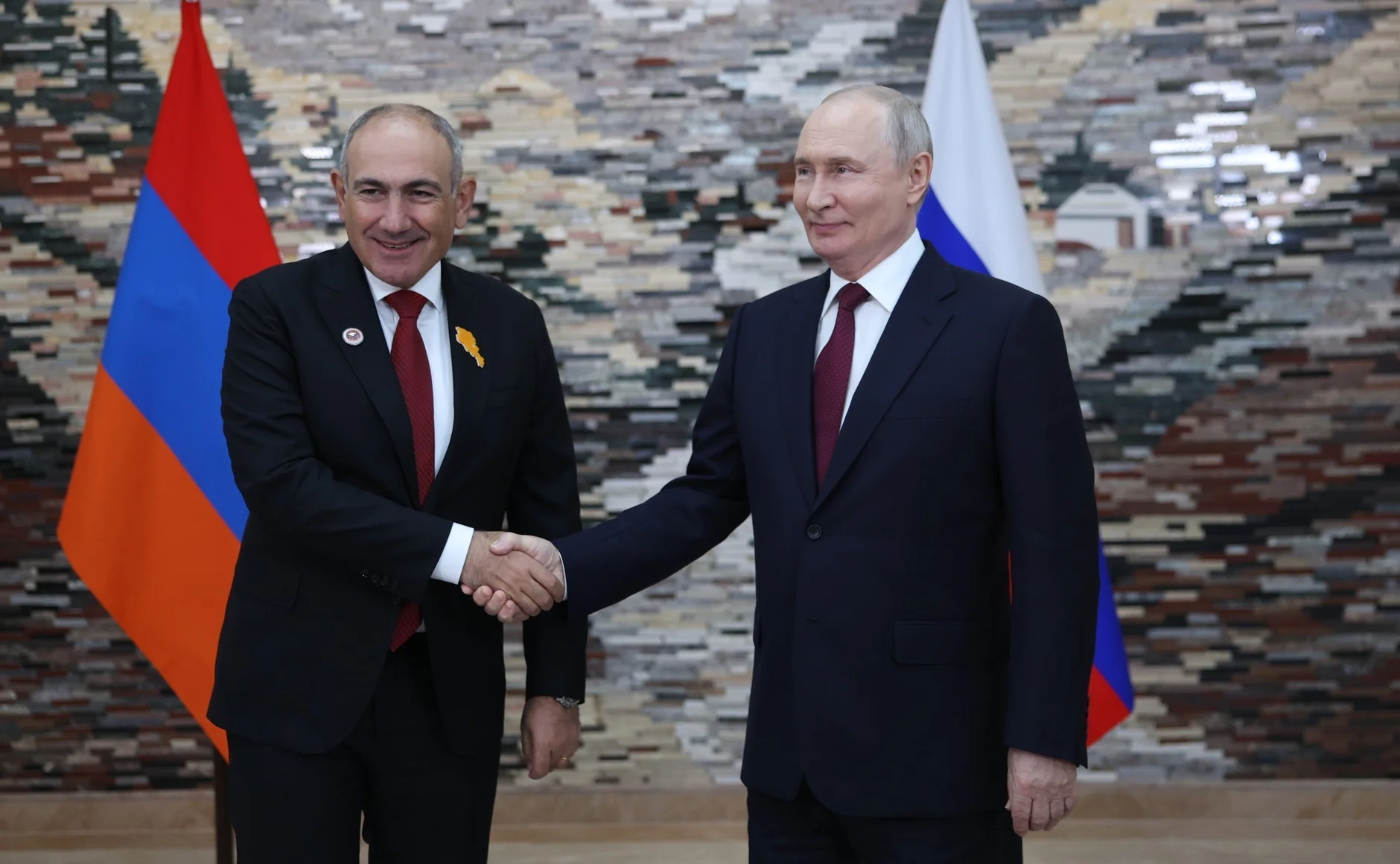 Putin'den Paşinyan'a "AB" uyarısı