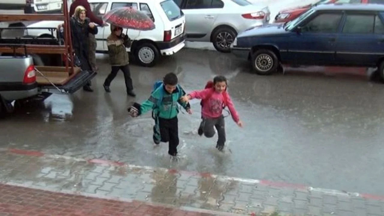 Sakarya'da okullar tatil mi? 29 Eylül kuvvetli yağış uyarısı
