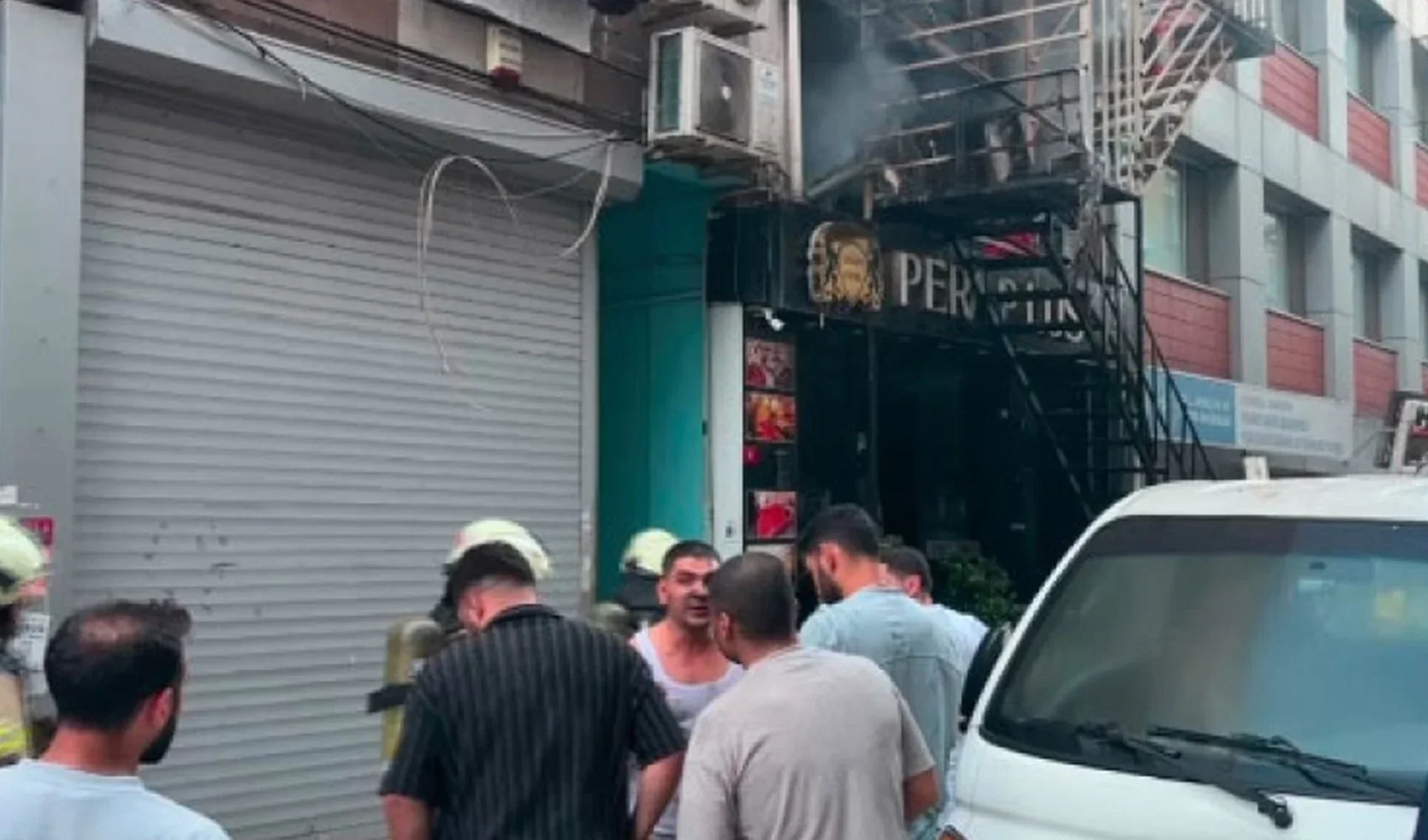 Son dakika: Bakırköy'de otelde alevler yükseldi!