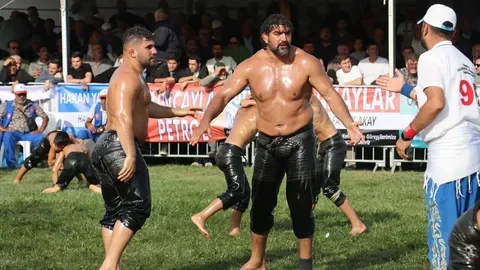 Sungurlu'da çayır kızışacak: 36 Başpehlivan, 750 pehlivan aynı dualarla çıkıyor!