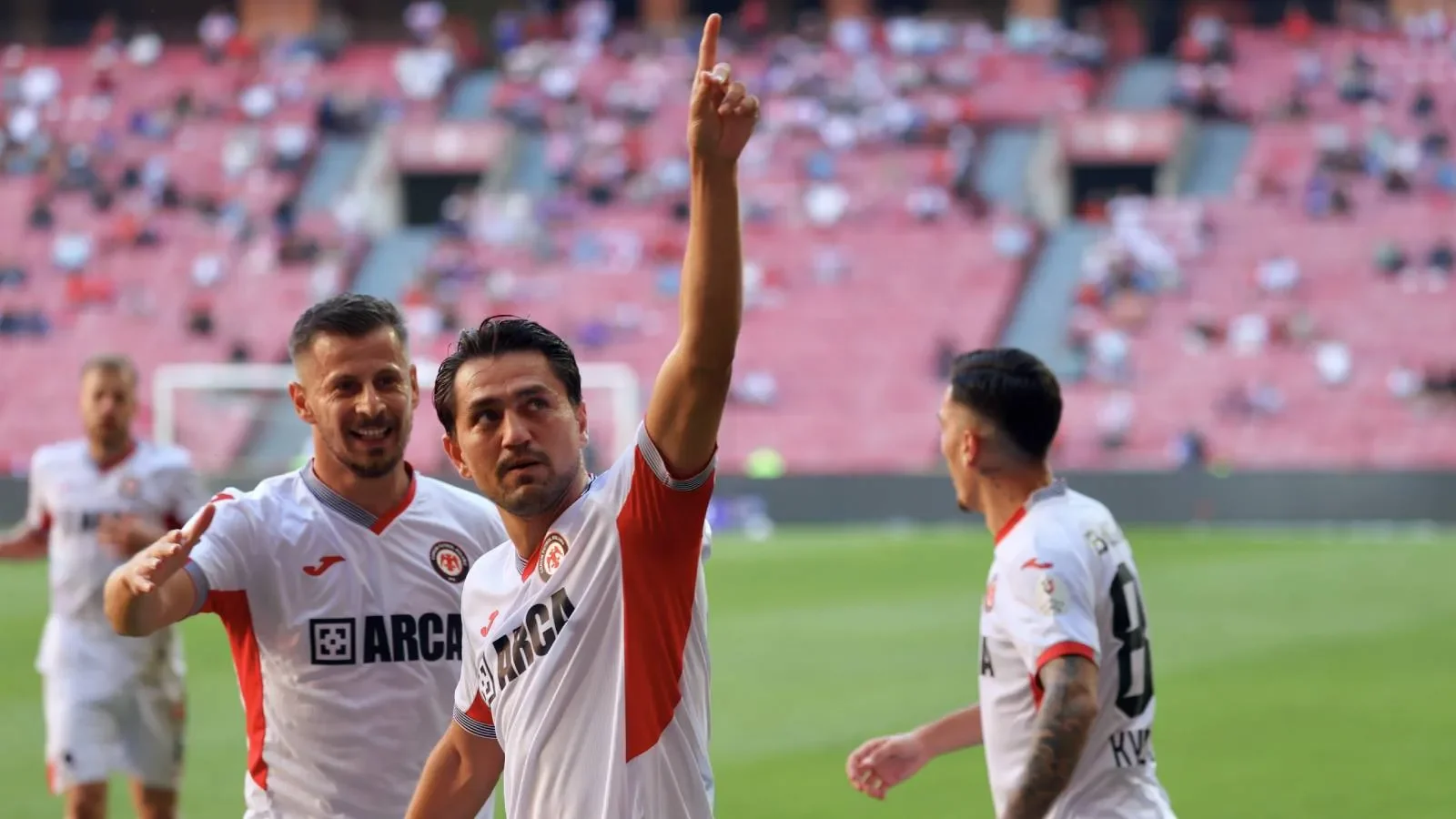 Süper Lig'de 5. Haftanın 11'i açıklandı: Zirvede Amedspor'un yıldızı var