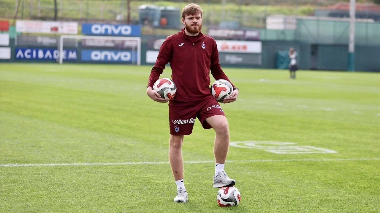 Trabzonspor'da savunmaya ilaç olacak dönüş: 7 aylık hasreti biten isim takımla çalıştı!